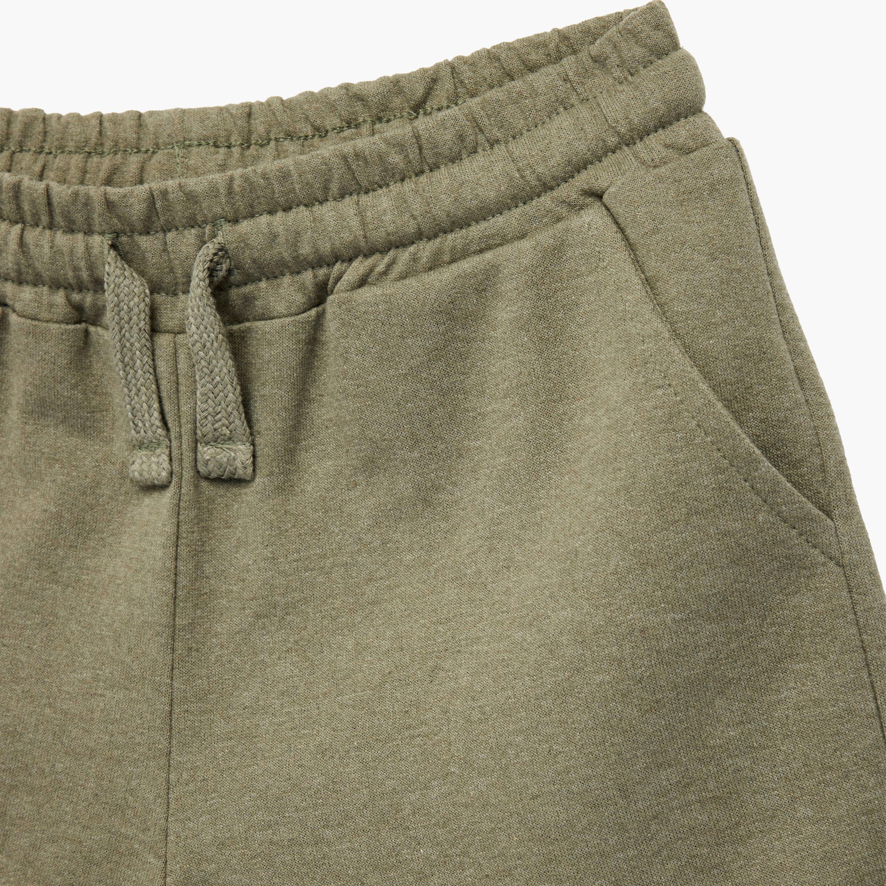 شورت "بيسك" بمزيج القطن بجيوب وبرباط "درو سترينغ" من كوتون-boys-clothing-bottoms-shorts-image-3