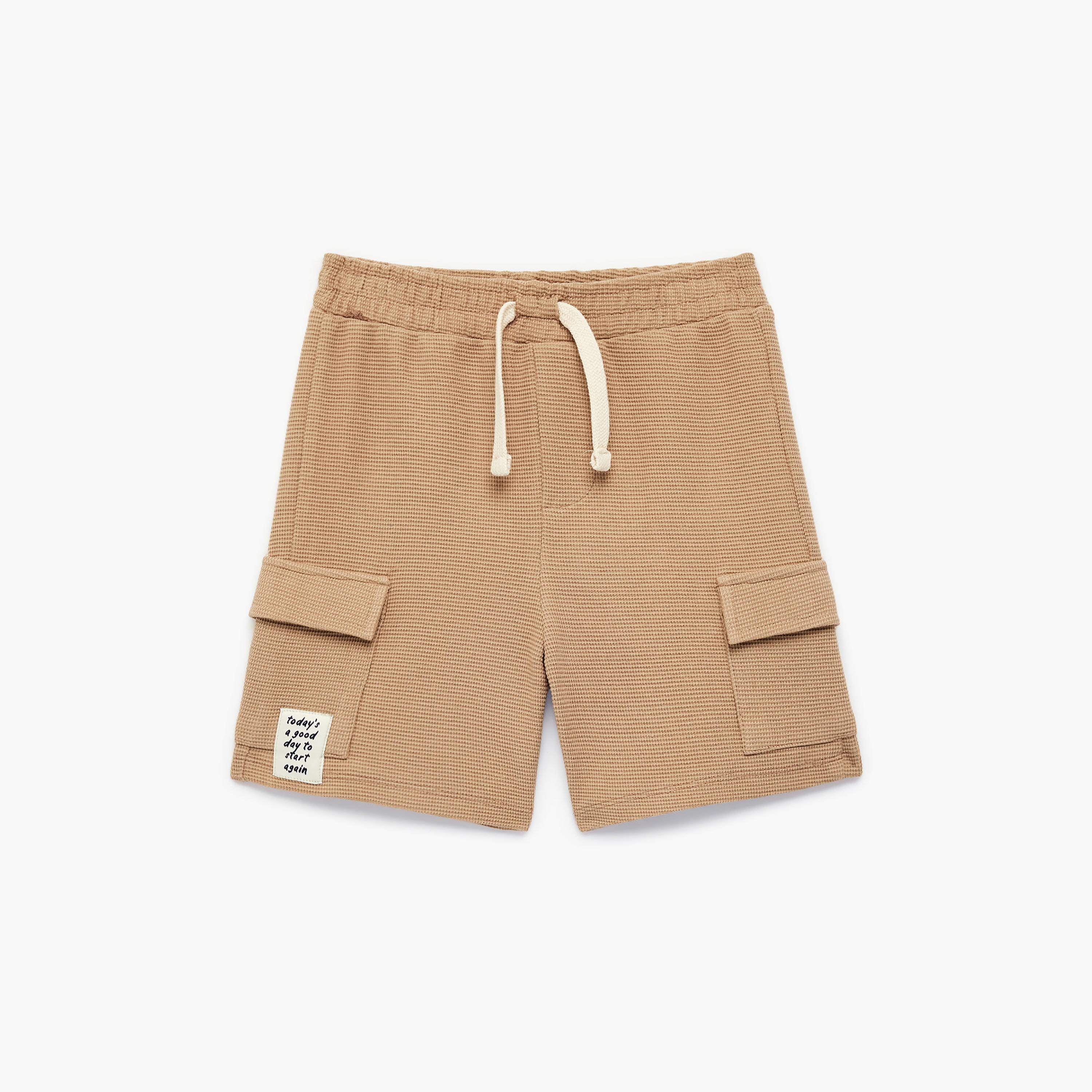 شورت قطن بقصة "ريلاكس فيت" من كوتون-boys-clothing-bottoms-shorts-image-1