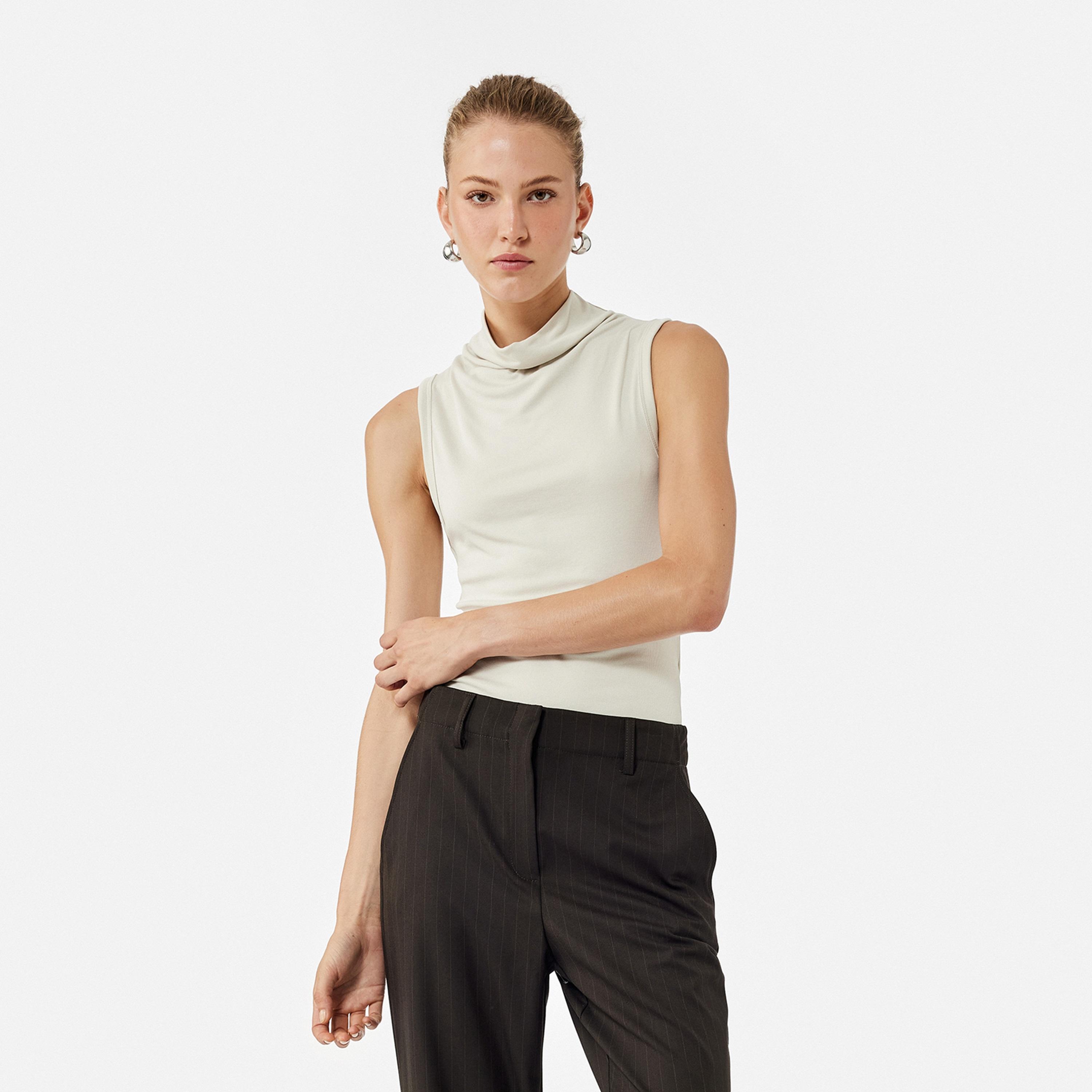 بلوزة نسائية مودال بياقة هيكلية بلون بيج من كوتون-women-clothing-shirtsandblouses-blouses-image-5