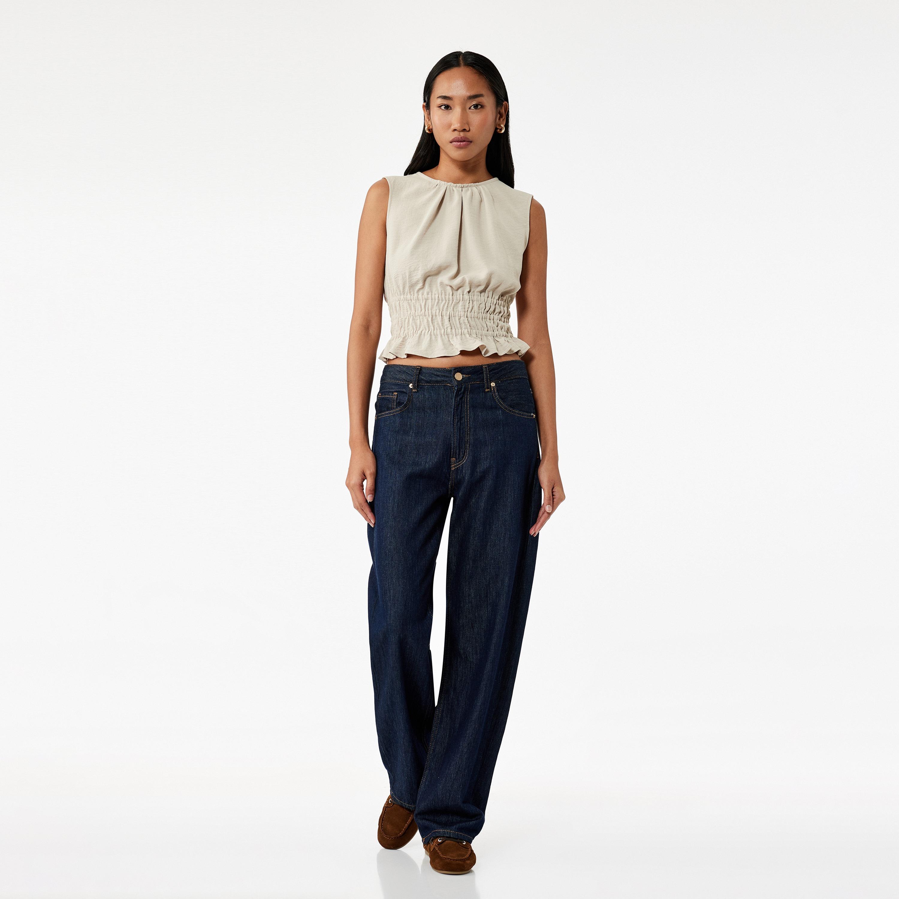 بلوزة نسائية من قماش ايروبين بارز الملمس بلون بيج من كوتون-women-clothing-shirtsandblouses-blouses-image-2
