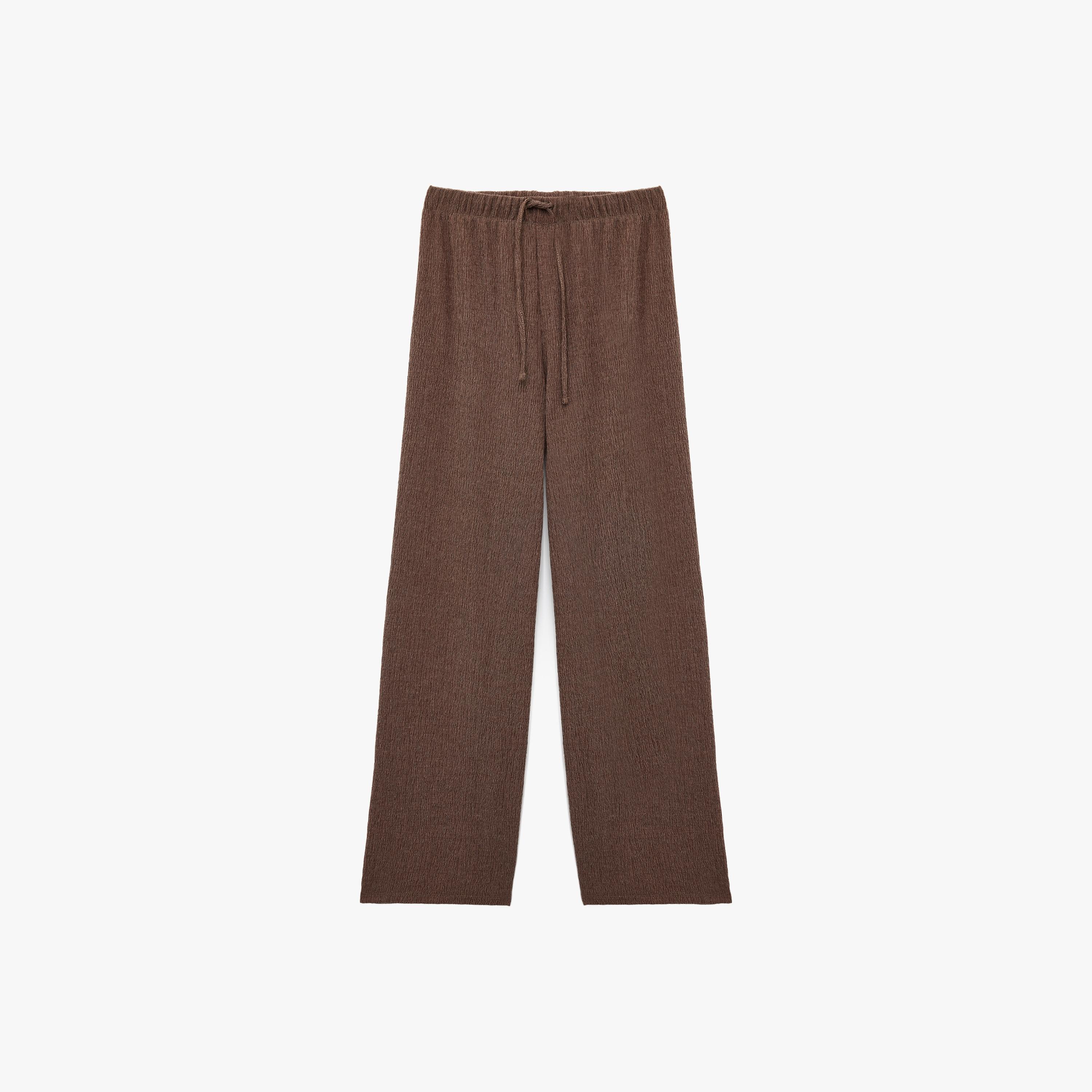 بنطال نسائي بمظهر مجعد وقصة أرجل واسعة وخصر برباط بلون بني من كوتون-women-clothing-bottoms-trousers-image-4