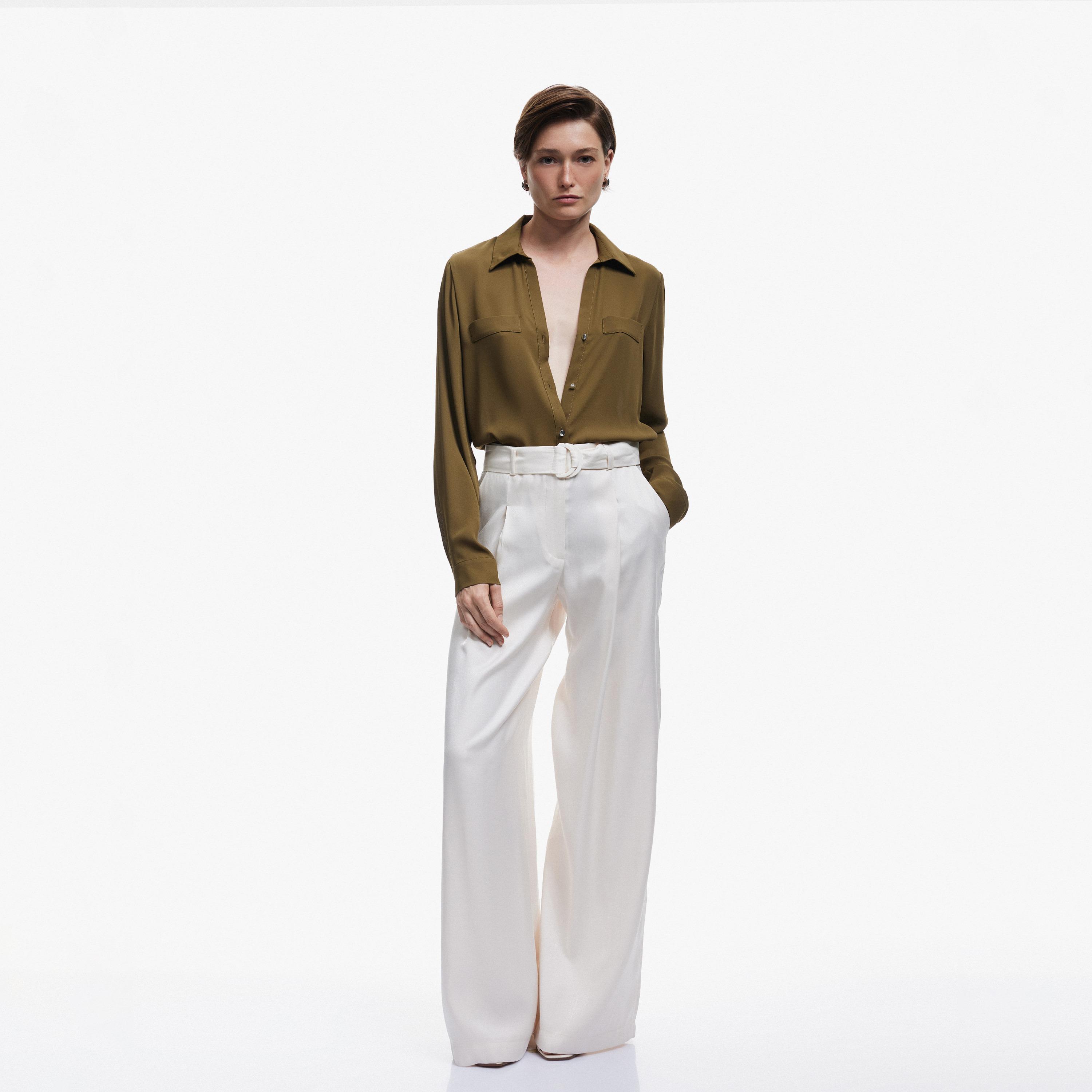قميص نسائي كريب بلون أخضر زيتوني وياقة مفرودة من كوتون-women-clothing-shirtsandblouses-shirts-image-2