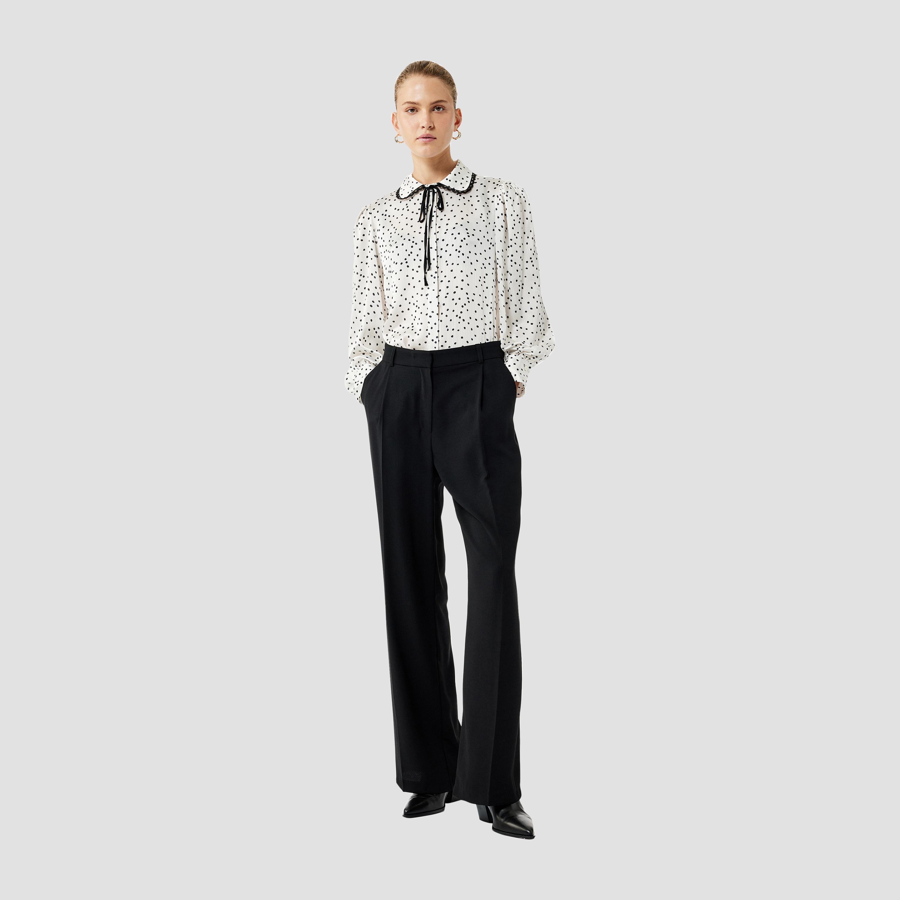 قميص نسائي أبيض منقط بأكمام منتفخة وياقة من كوتون-women-clothing-shirtsandblouses-shirts-image-2