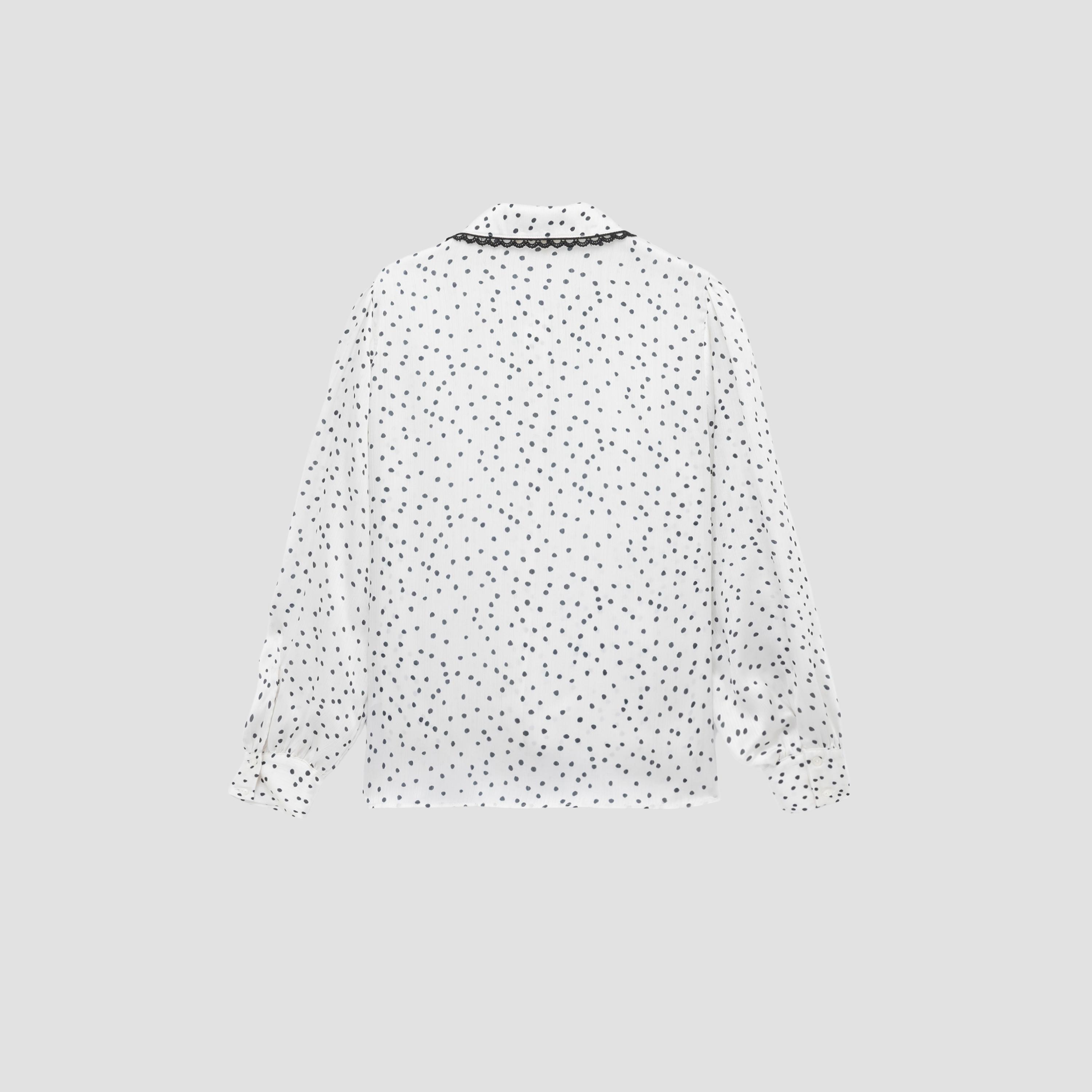 قميص نسائي أبيض منقط بأكمام منتفخة وياقة من كوتون-women-clothing-shirtsandblouses-shirts-image-4