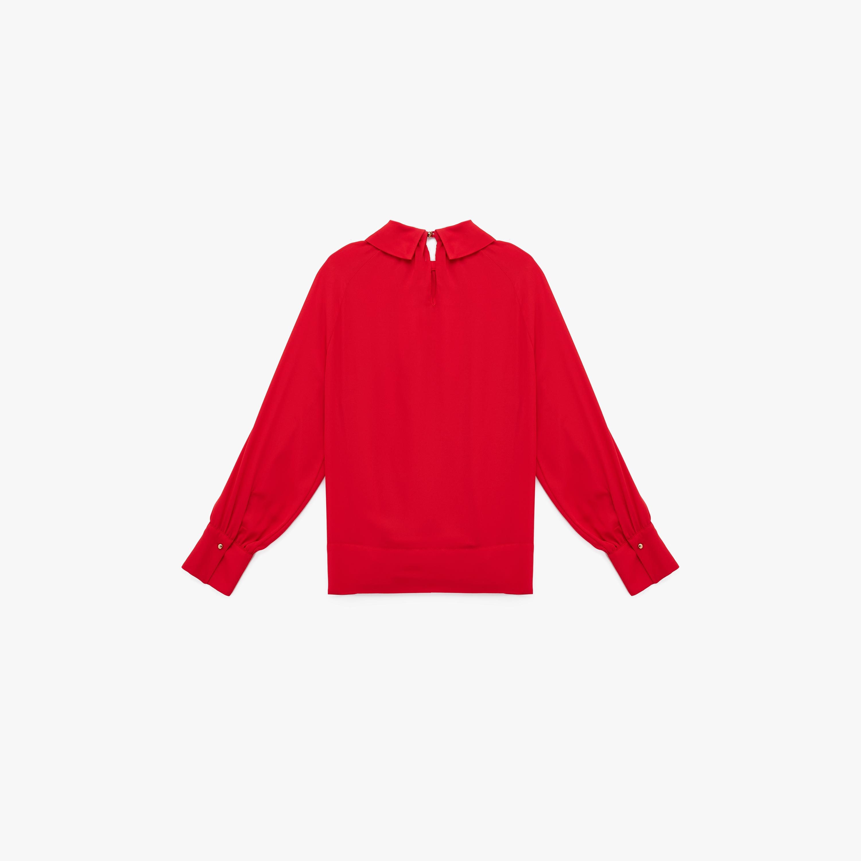 بلوزة نسائية بلون أحمر وياقة عالية وأكمام بأساور من كوتون-women-clothing-shirtsandblouses-blouses-image-5