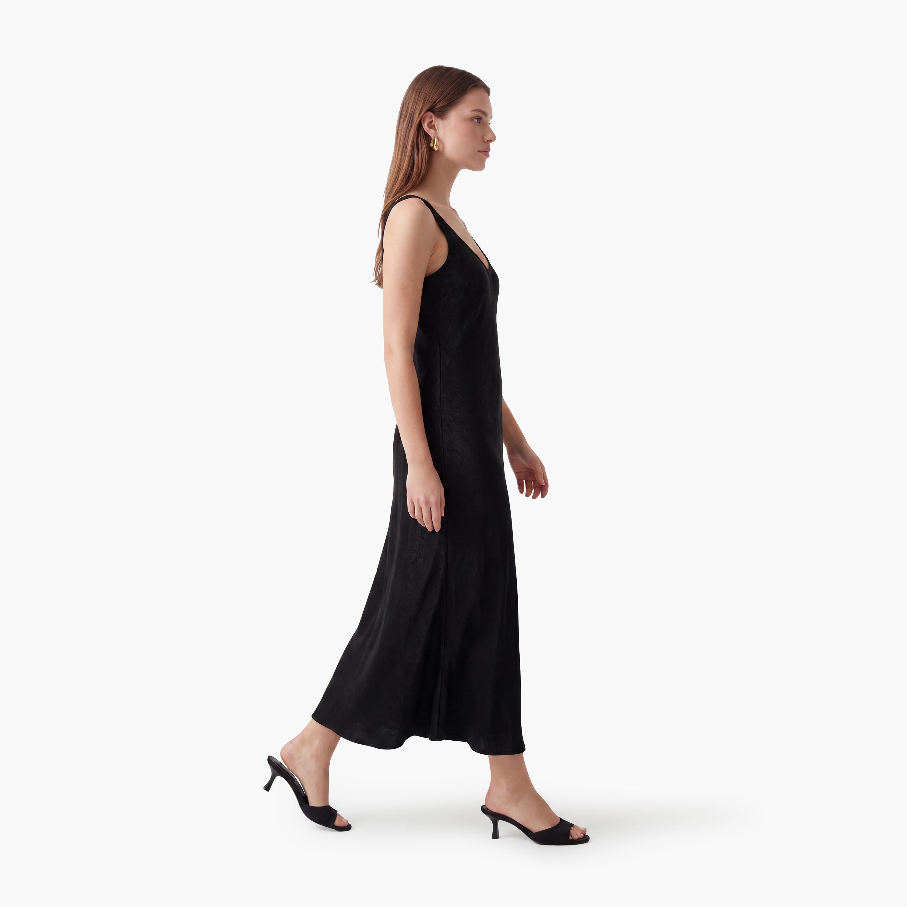 فستان ميدي نسائي بقصة ضيقة وقصة رقبة عميقة بلون أسود من كوتون-women-clothing-dresses-image-2