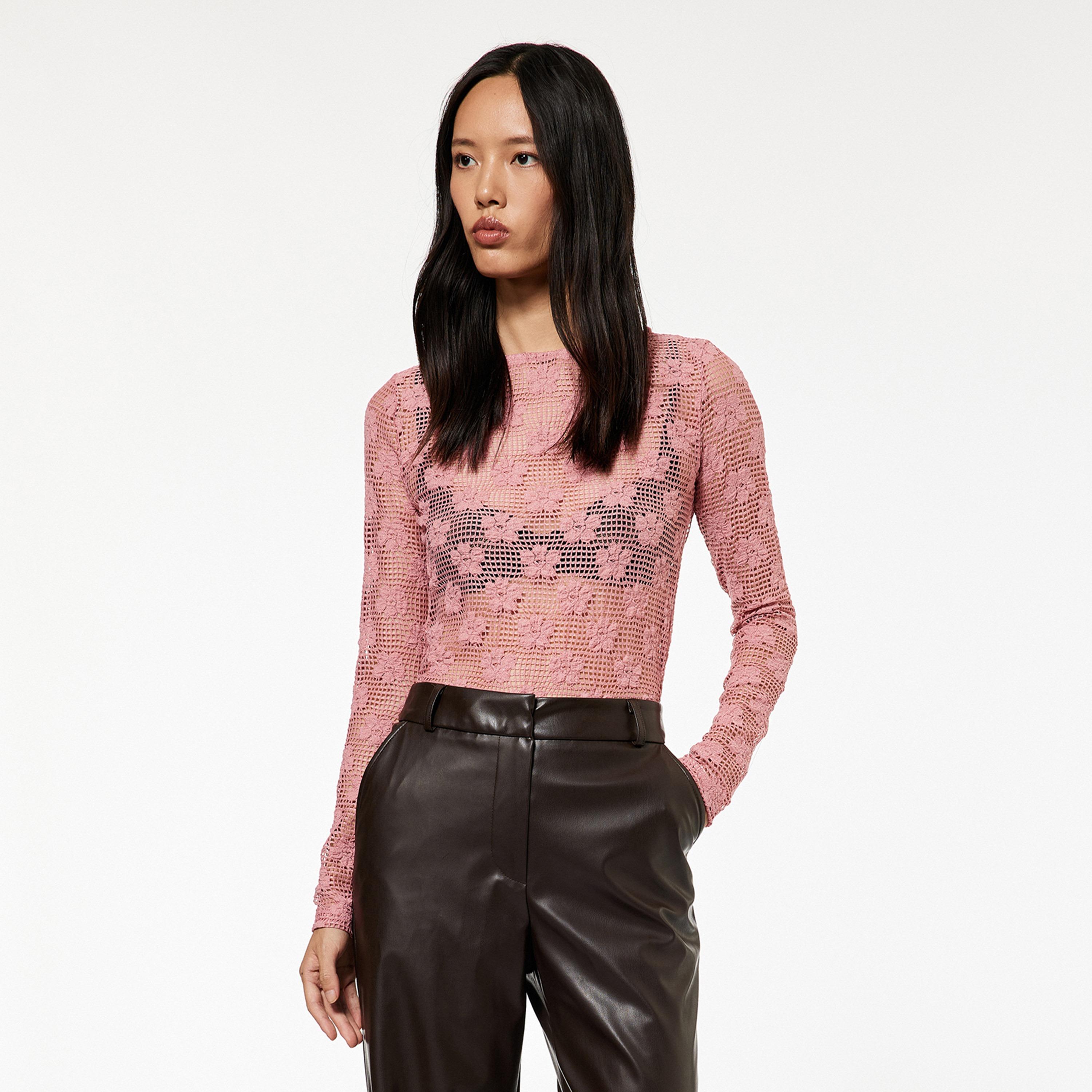 بلوزة نسائية زهرية اللون من كوتون-women-clothing-shirtsandblouses-blouses-image-1