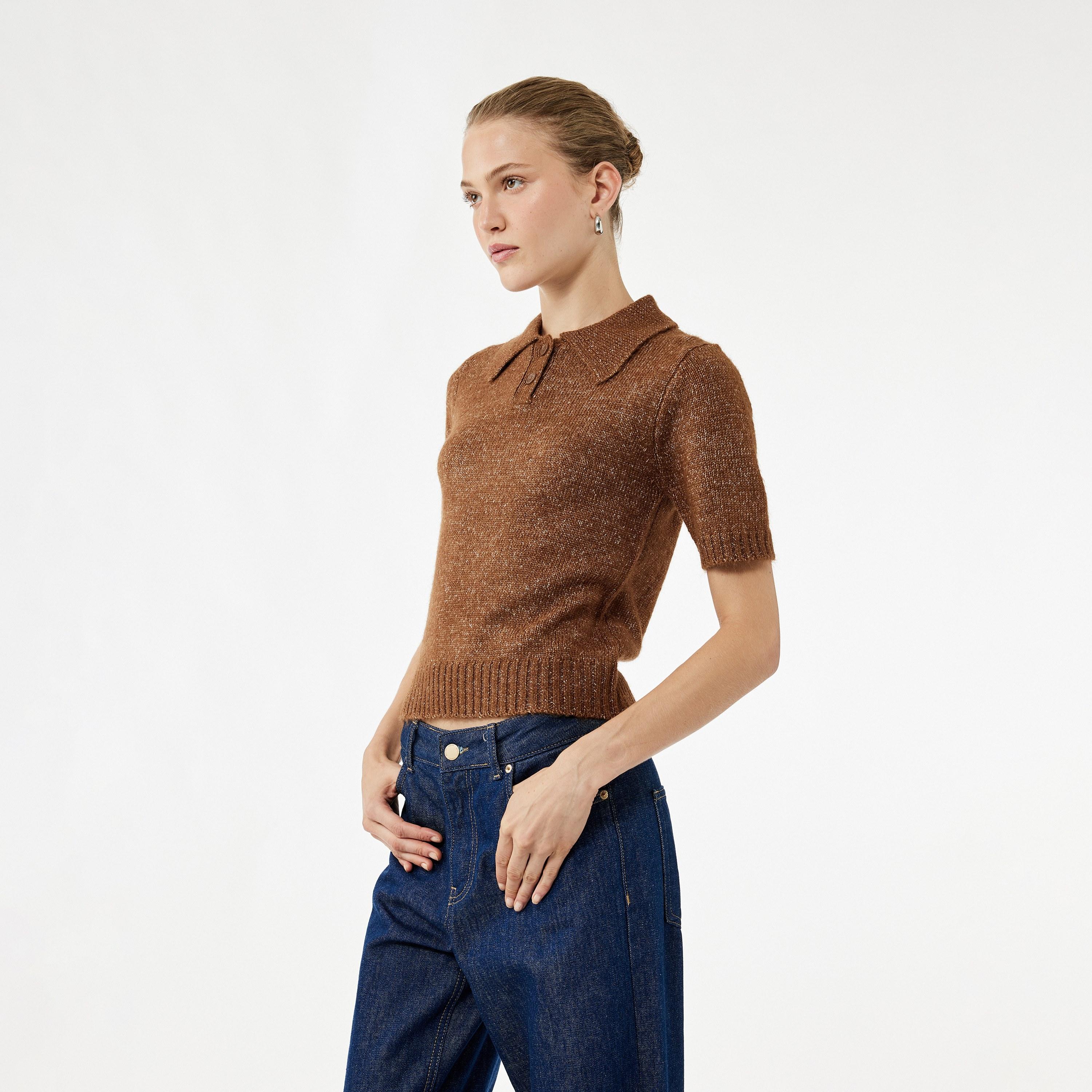 كنزة (بلوفر) نسائية بارزة الملمس وبياقة قميص بلون بني من كوتون-women-clothing-cardigansandjumpers-jumpers-image-3