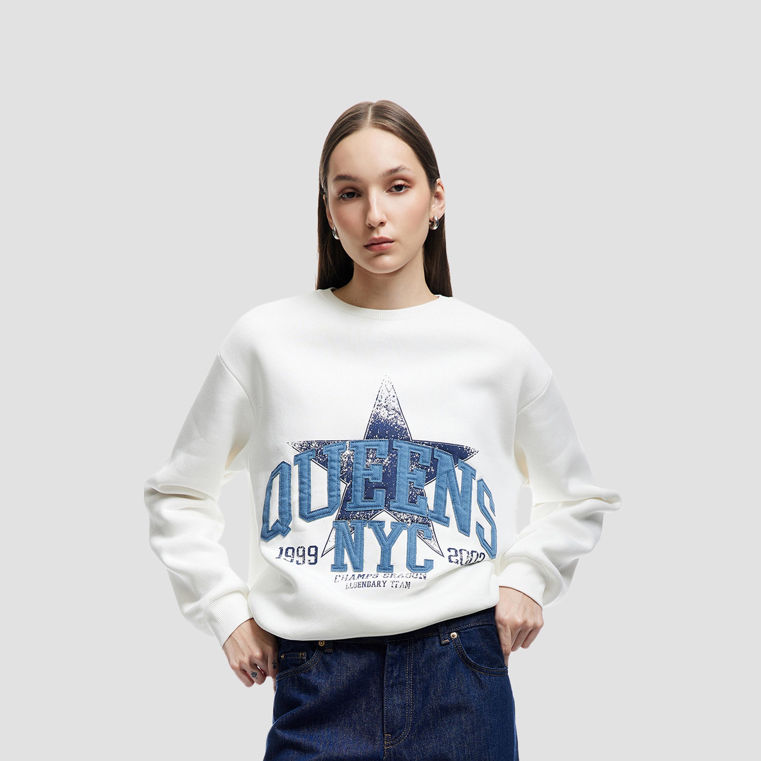 سويت شيرت نسائي بأكمام منسدلة وطبعة نجمة باللون الأبيض من كوتون-women-clothing-hoodiesandsweatshirts-sweatshirts-image-1