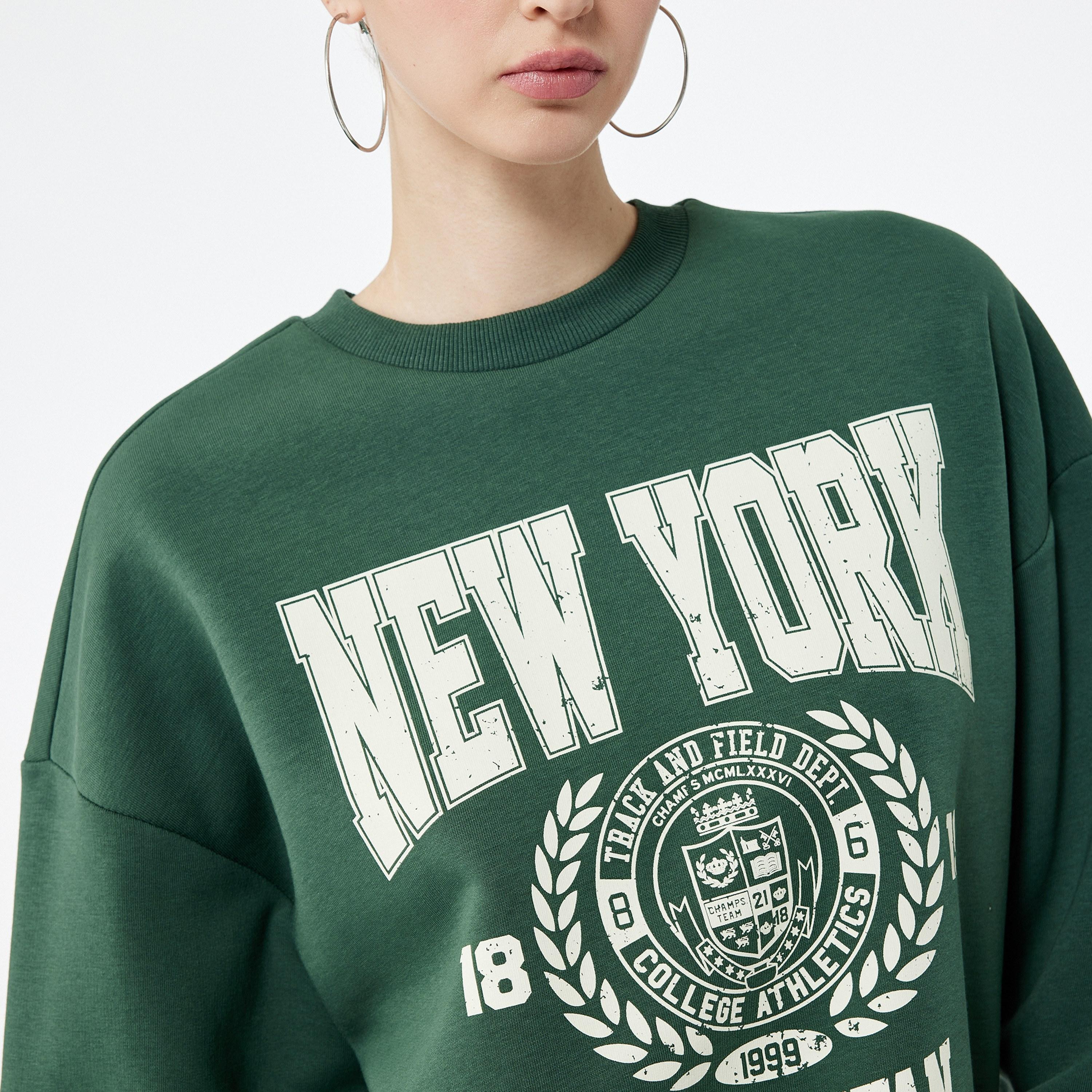 سويت شيرت نسائي بطبعة غرافيك وأكمام منسدلة بلون أخضر من كوتون-women-clothing-hoodiesandsweatshirts-sweatshirts-image-3