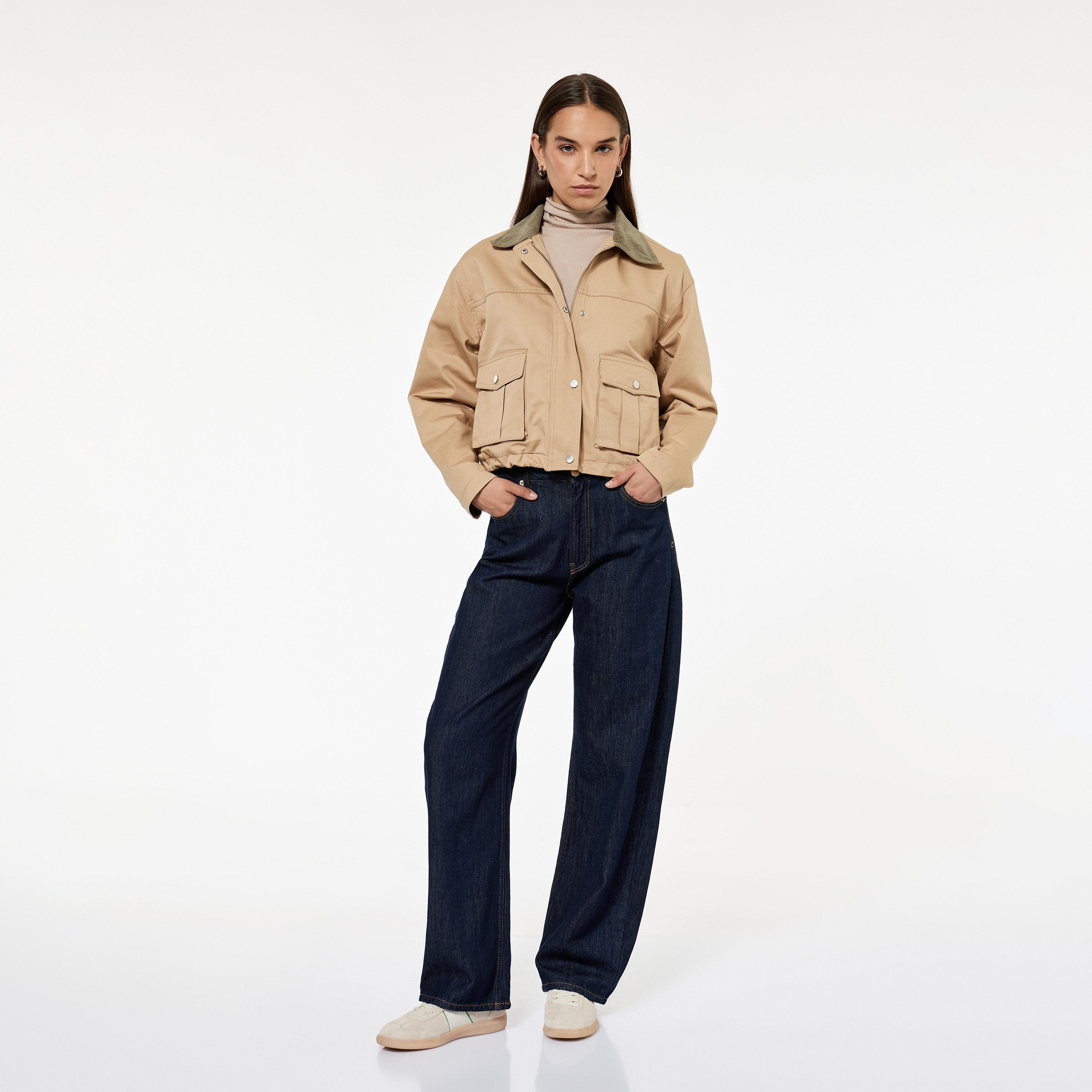 معطف نسائي بياقة متباينة بلون بيج من كوتون-women-winterwear-coatsandjackets-coats-image-2