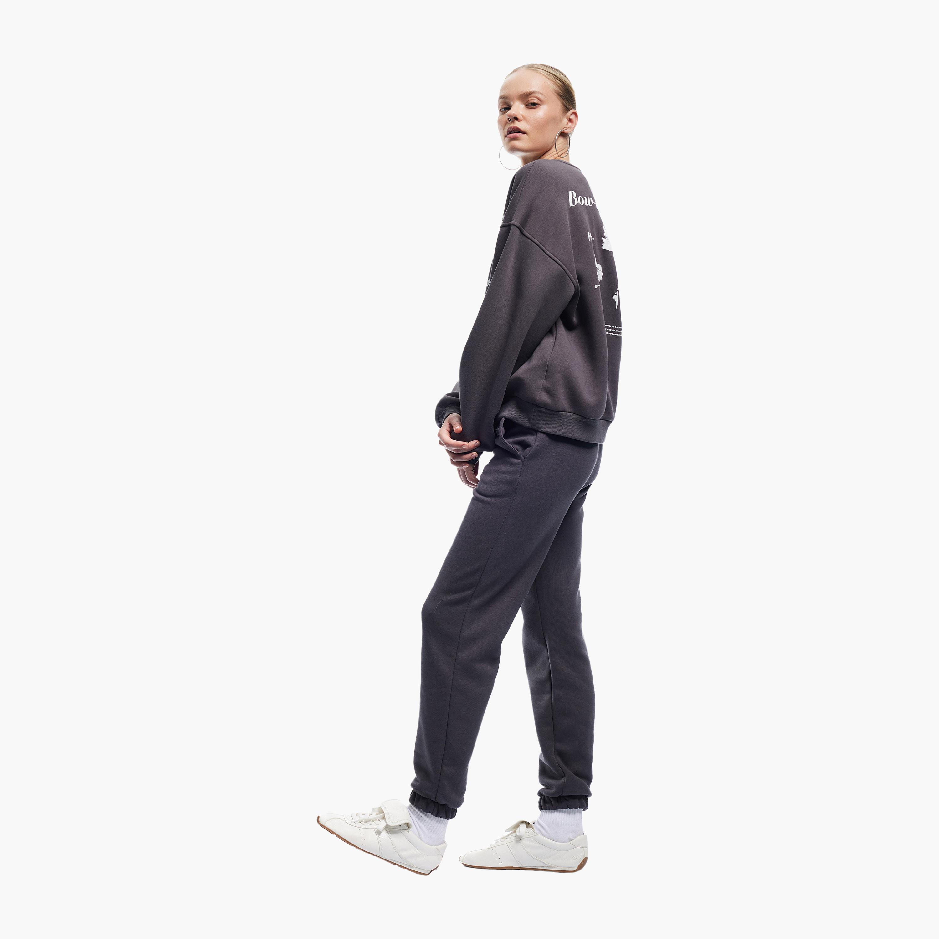 بنطلون رياضي نسائي رمادي اللون برباط خصر من كوتون-women-clothing-bottoms-joggers-image-2