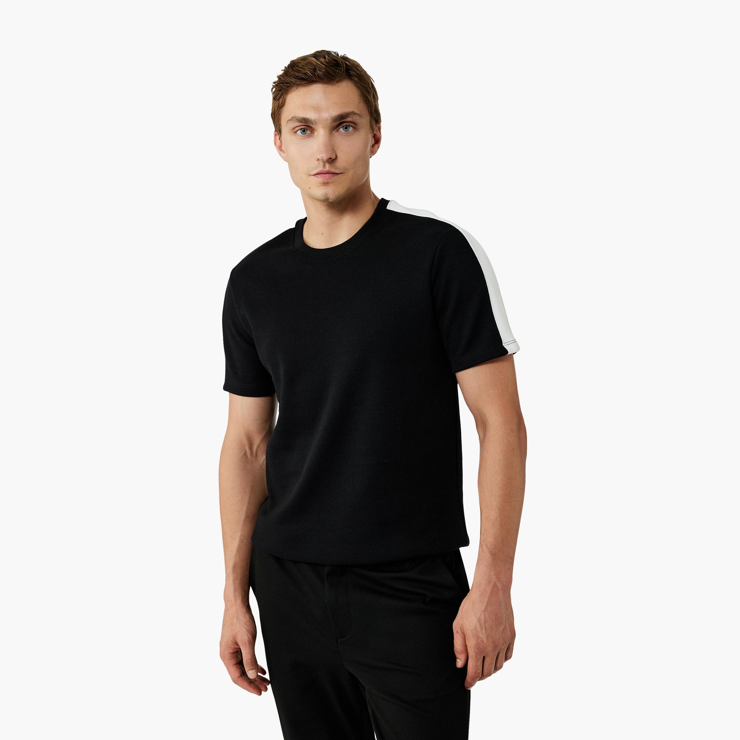 KOTON Color-Blocked Crew Neck Short Sleeves Men's T-Shirt-men-clothing-tshirtsandpolos-tshirts-image-1