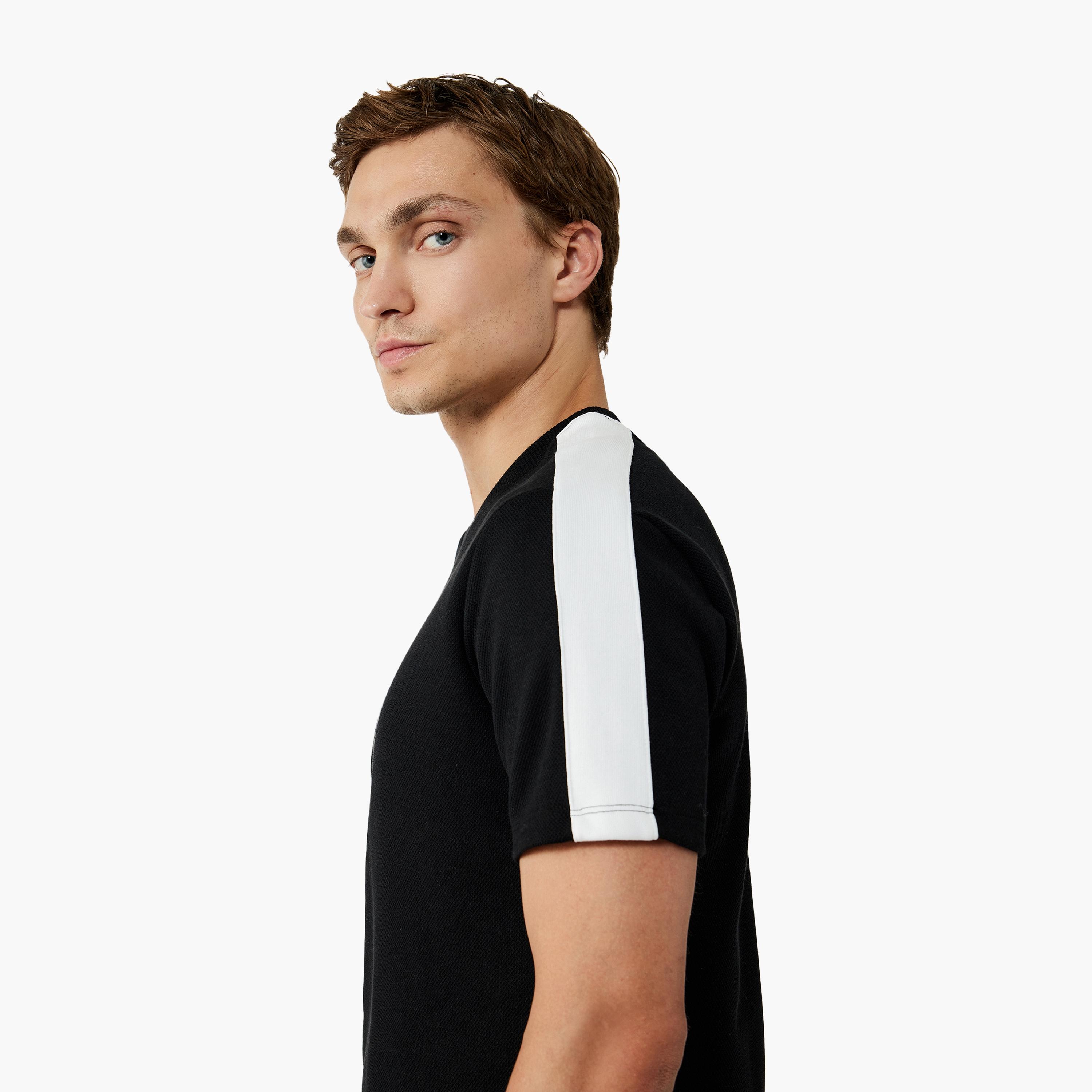 KOTON Color-Blocked Crew Neck Short Sleeves Men's T-Shirt-men-clothing-tshirtsandpolos-tshirts-image-3