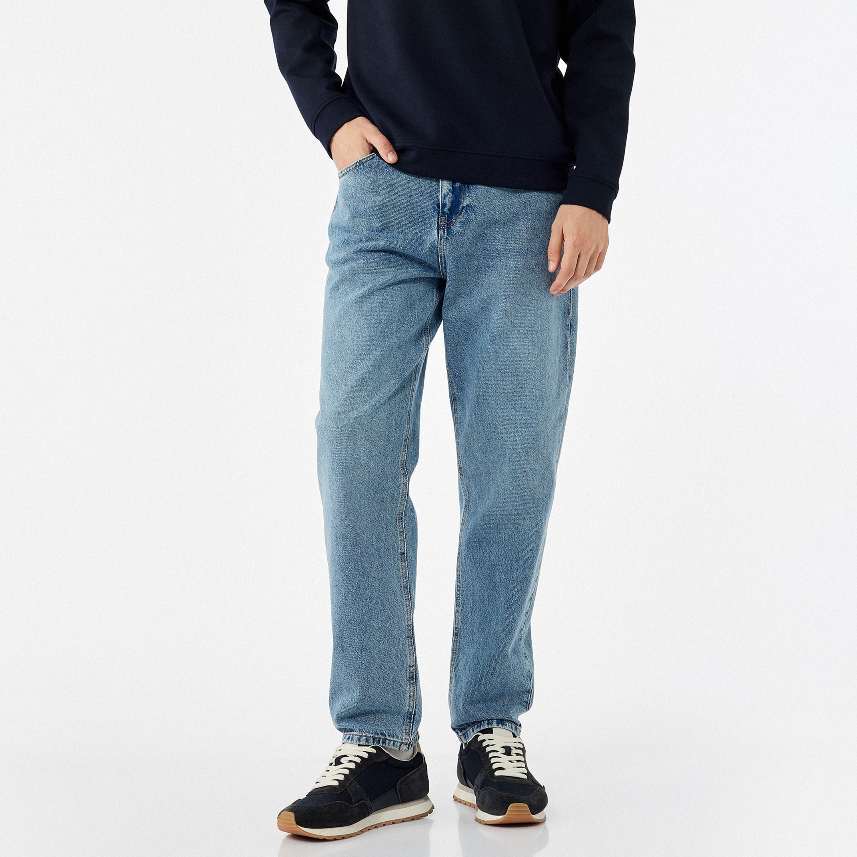 بنطال جينز رجالي بقصة مستقيمة ومظهر مغسول بخصر متوسط الارتفاع من كوتون-men-clothing-bottoms-jeans-image-1
