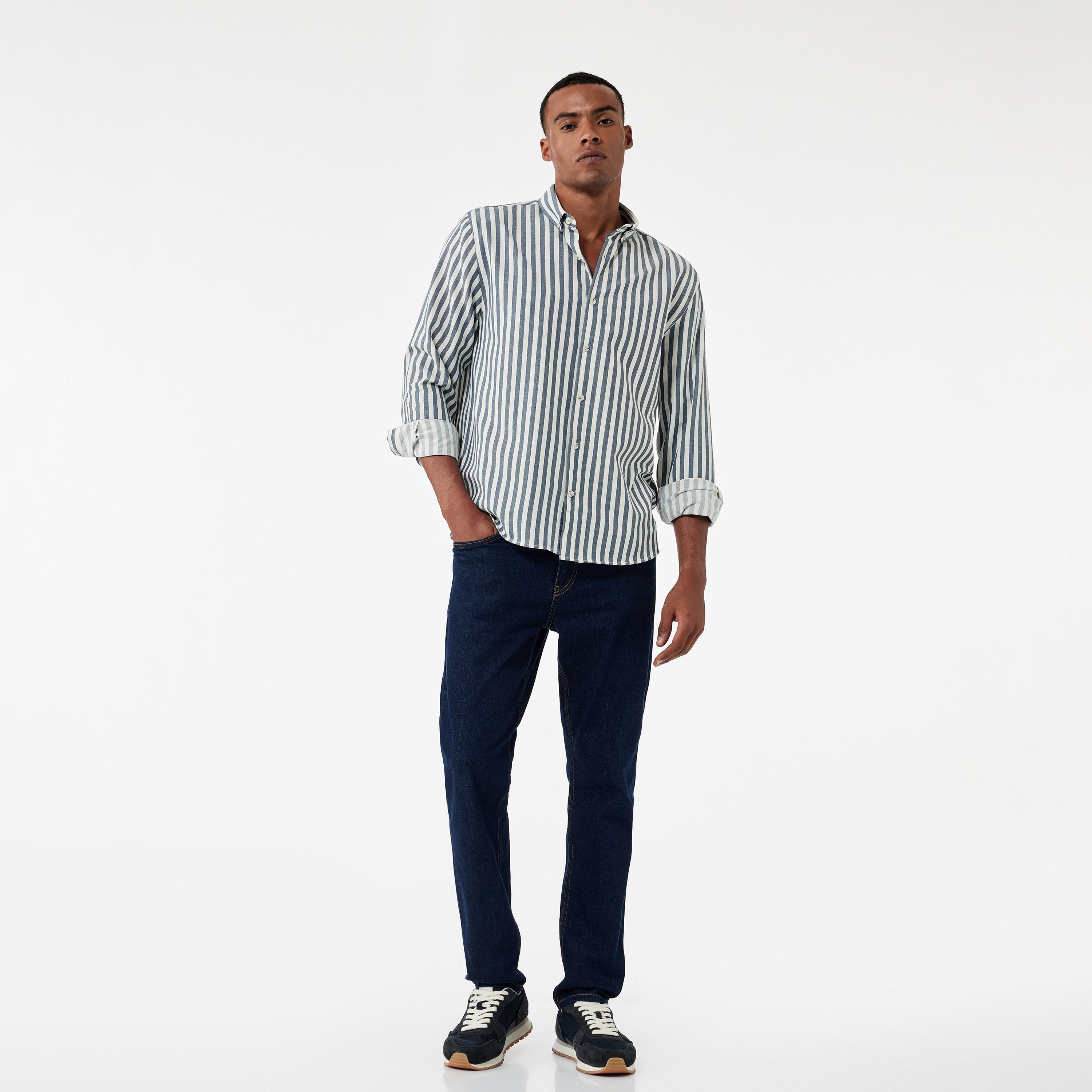 قميص رجالي مخطط بقصة عادية وياقة مفرودة وأكمام طويلة من كوتون-men-clothing-shirts-image-2