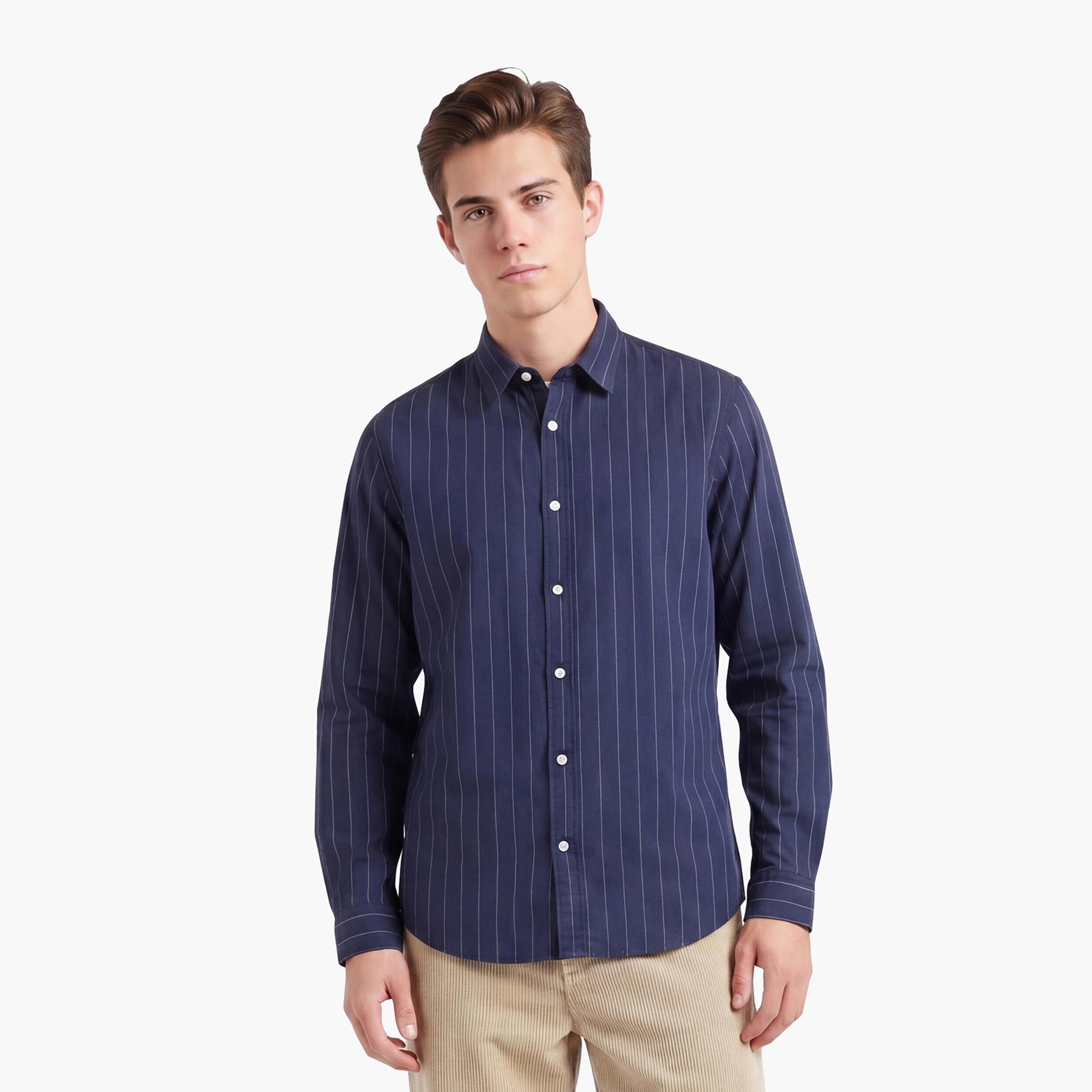 قميص رجالي مخطط بقصة عادية وياقة مفرودة وأكمام طويلة من كوتون-men-clothing-shirts-image-1