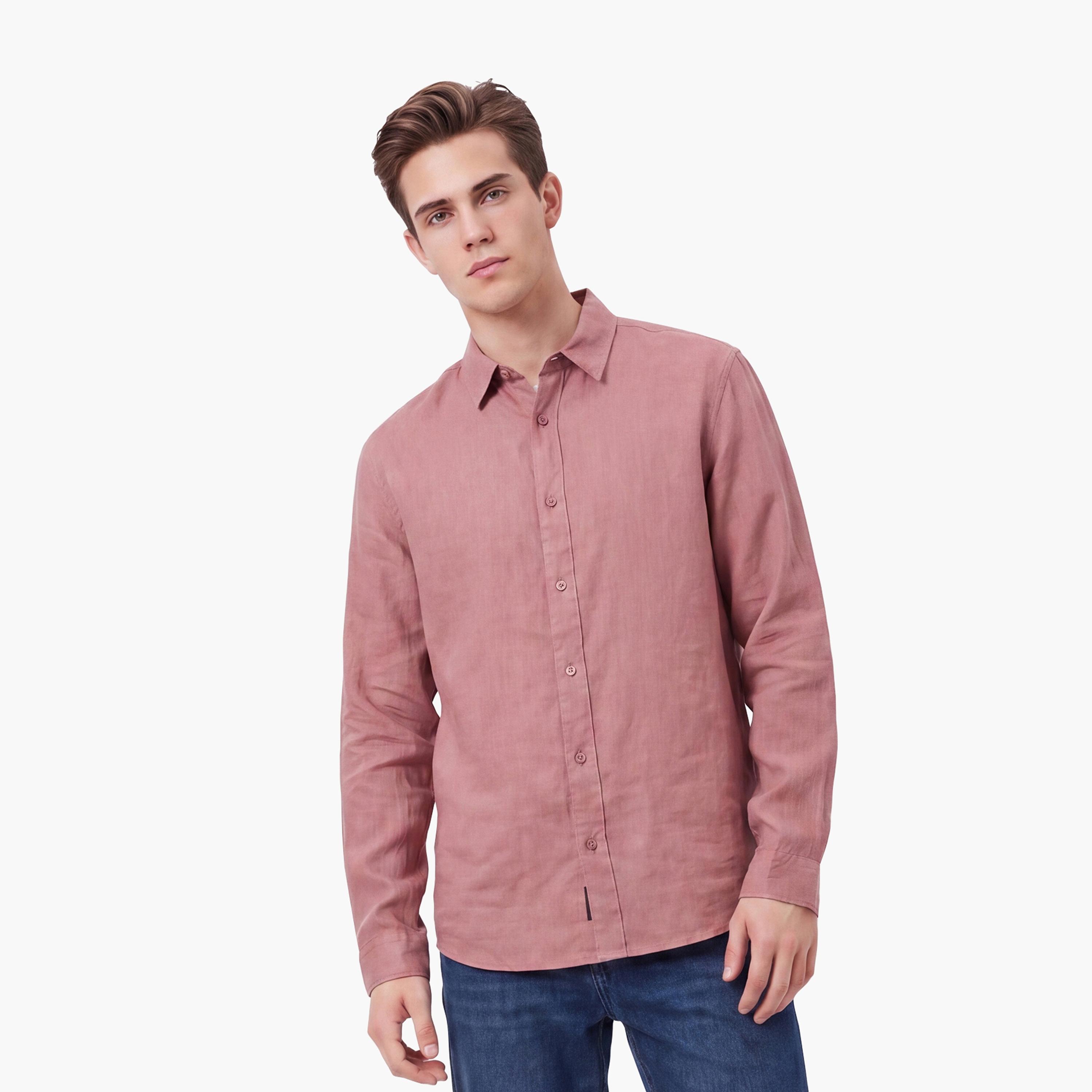 قميص رجالي سادة بقصة عادية وياقة مفرودة وأكمام طويلة من كوتون-men-clothing-shirts-image-1