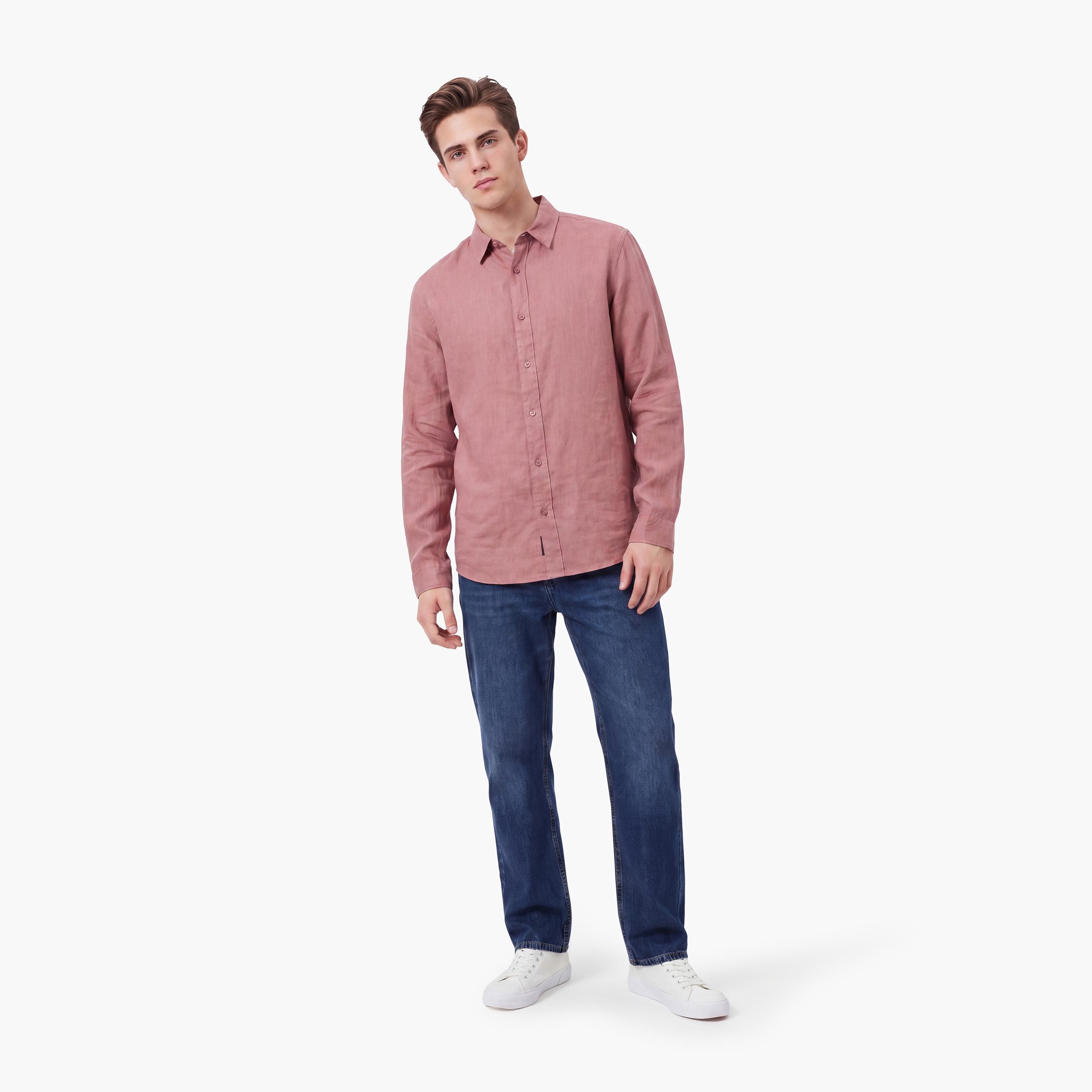 قميص رجالي سادة بقصة عادية وياقة مفرودة وأكمام طويلة من كوتون-men-clothing-shirts-image-2