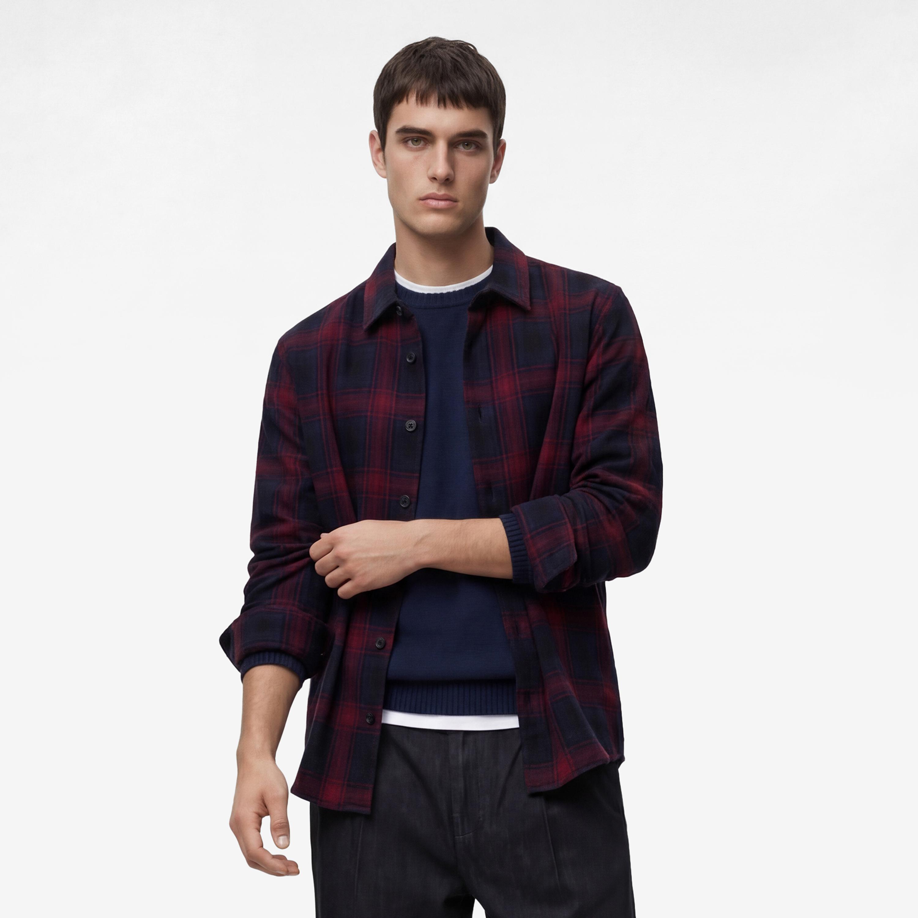 قميص رجالي أكمام طويلة بقصة "ريجولار فيت" وياقة وتصميم "تشيكد" كاروهات من كوتون-men-clothing-shirts-image-1