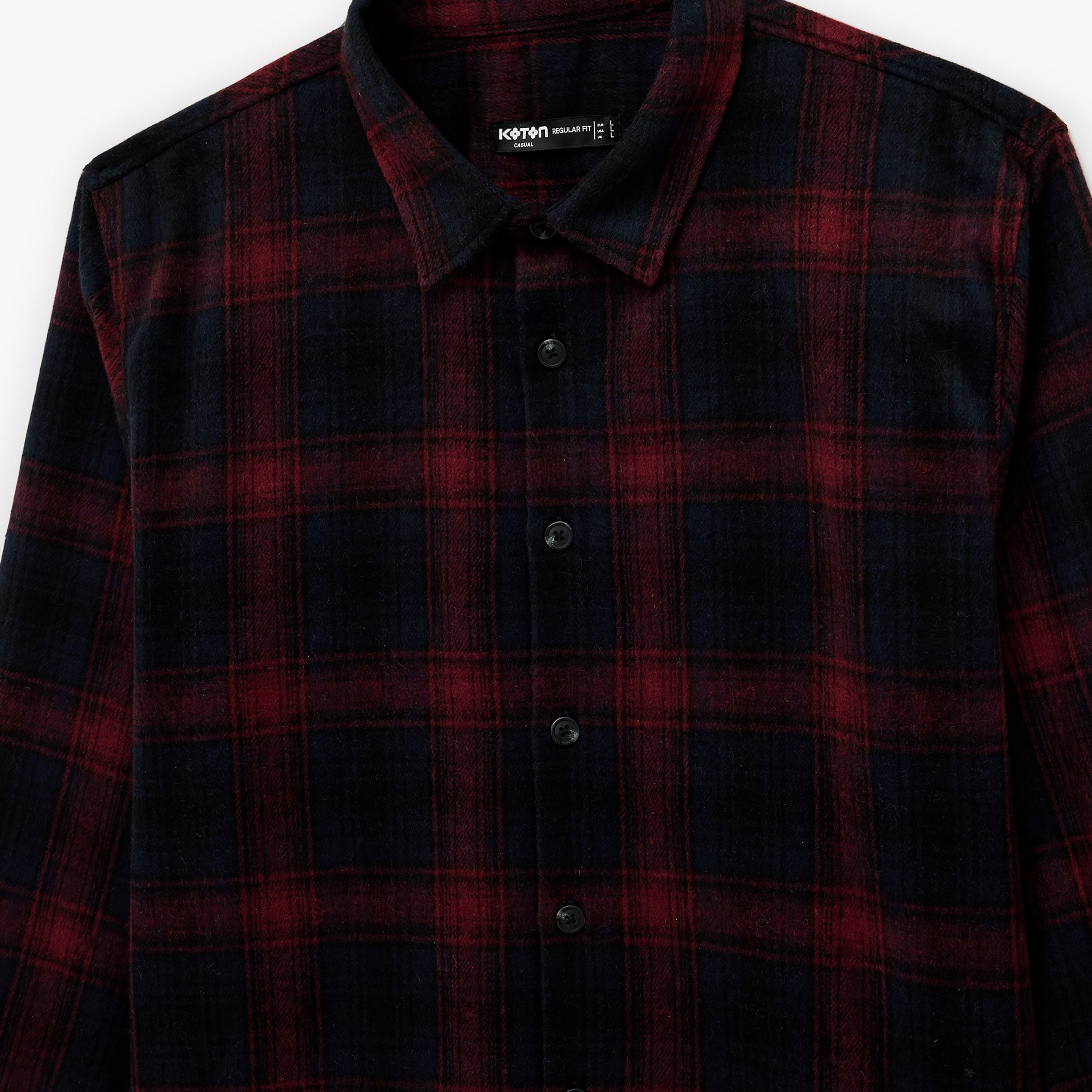 قميص رجالي أكمام طويلة بقصة "ريجولار فيت" وياقة وتصميم "تشيكد" كاروهات من كوتون-men-clothing-shirts-image-5