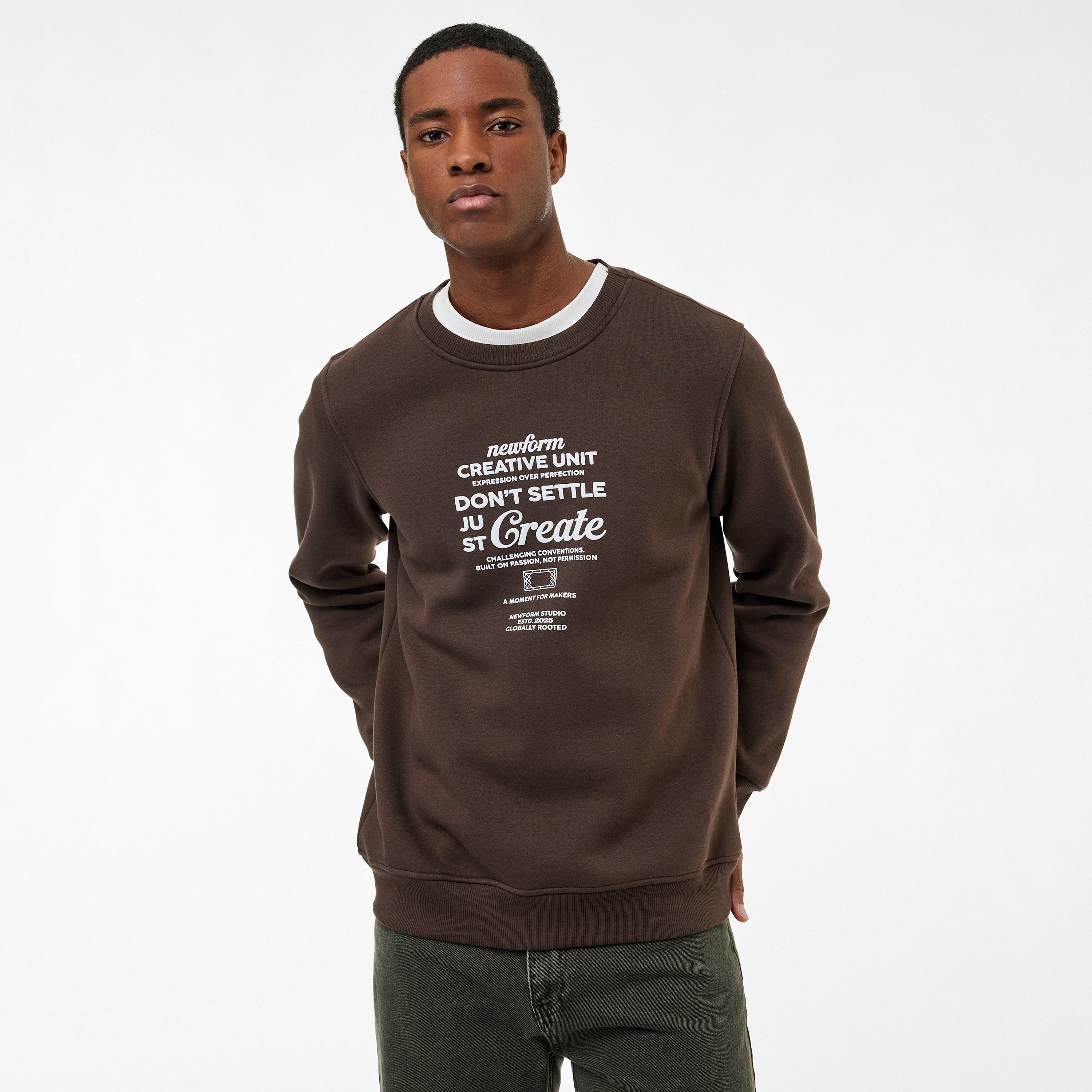 سويت شيرت للرجال بطبعة نصوص وبياقة دائرية وأكمام طويلة من كوتون-men-clothing-hoodiesandsweatshirts-image-1