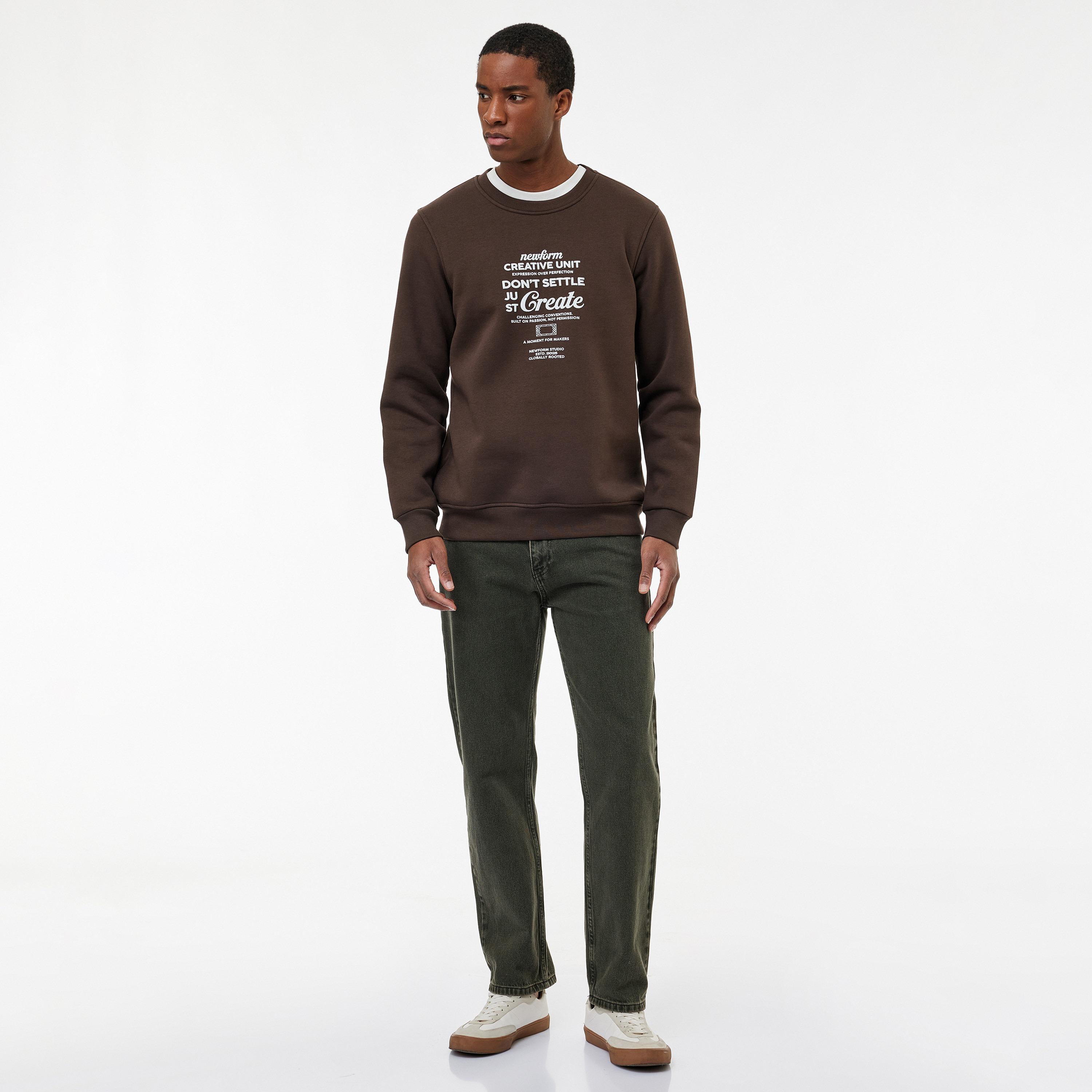 سويت شيرت للرجال بطبعة نصوص وبياقة دائرية وأكمام طويلة من كوتون-men-clothing-hoodiesandsweatshirts-image-2