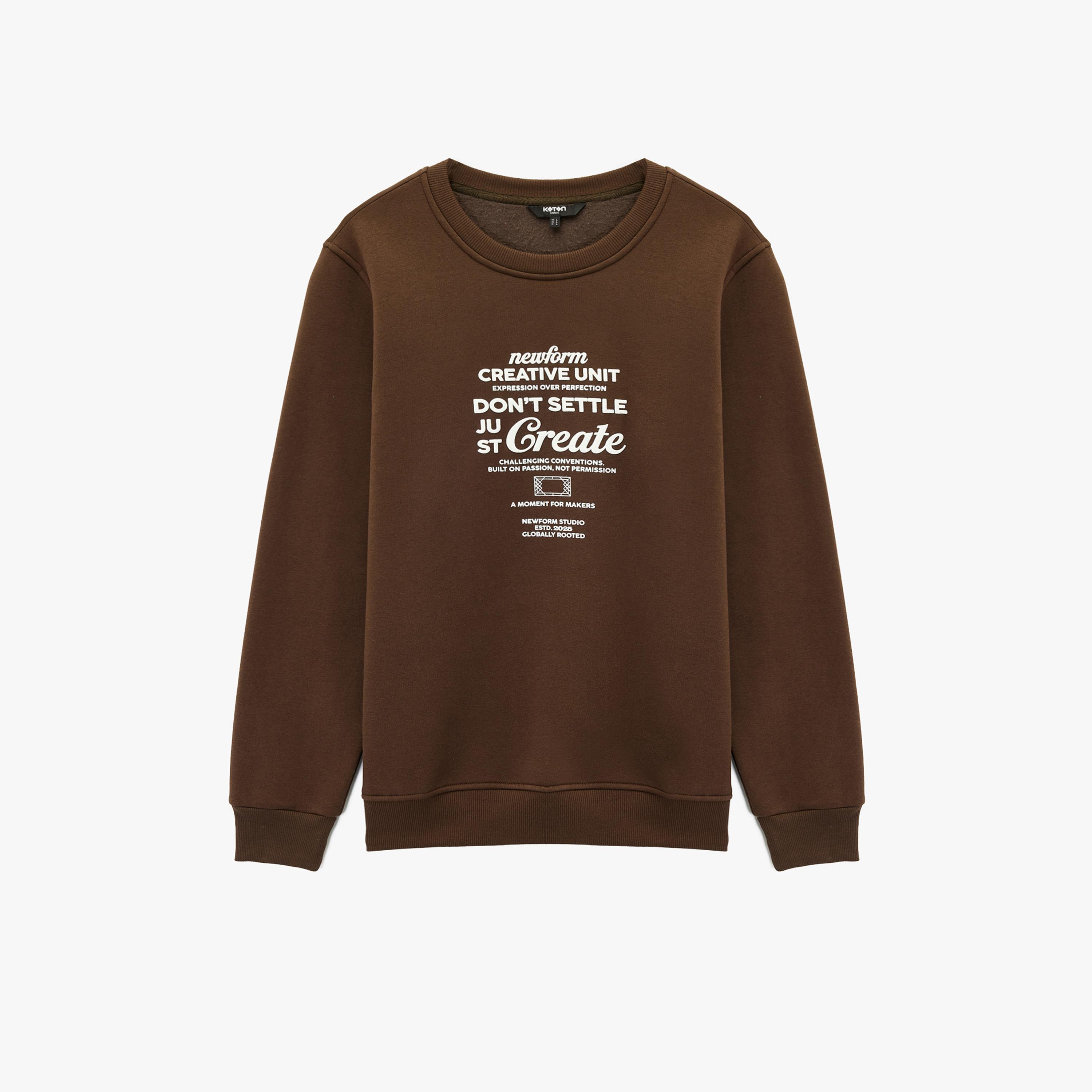 سويت شيرت للرجال بطبعة نصوص وبياقة دائرية وأكمام طويلة من كوتون-men-clothing-hoodiesandsweatshirts-image-3