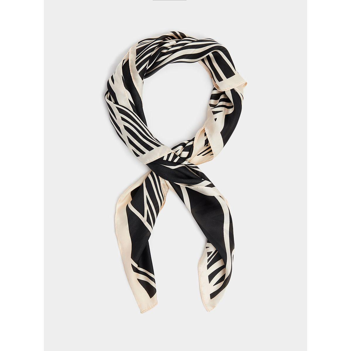 وشاح بطبعة مجردة-women-winterwear-scarves-image-1