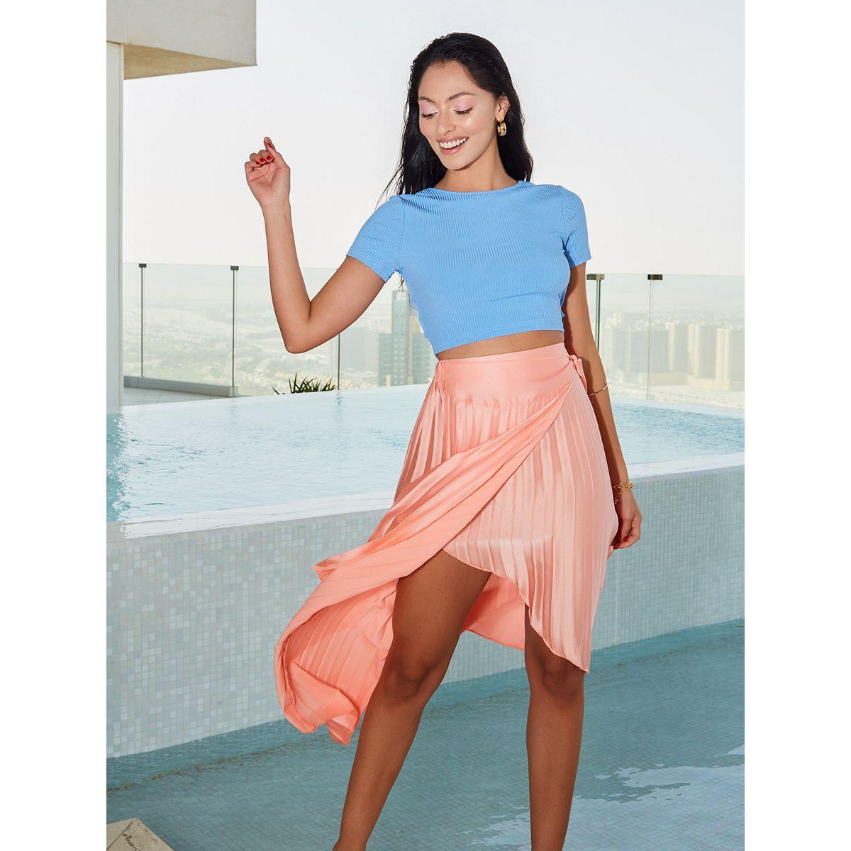 بلوزة بتفاصيل مضلعة واكمام قصيرة-women-clothing-tshirts-image-1