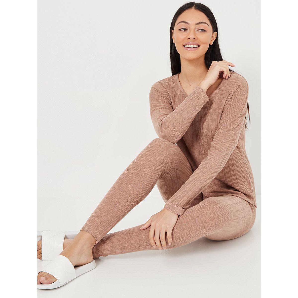 طقم من ( بلوزة + ليقنز ) من ريد تايب-women-clothing-coordsets-image-1