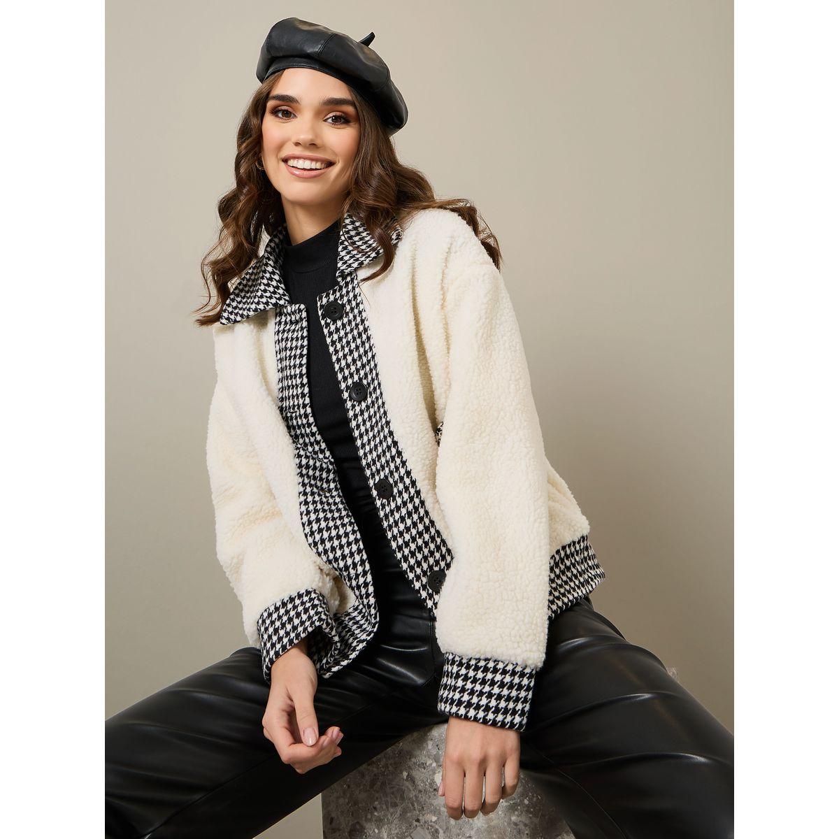 جاكيت طويل مزين بفرو من ستايلي-women-winterwear-coatsandjackets-coats-image-1