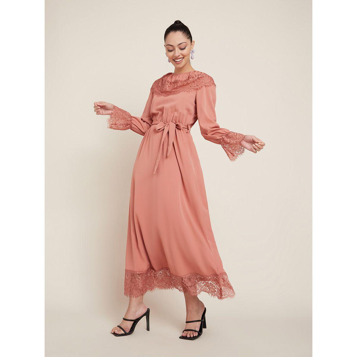 فستان طويل بتداخلات دانتيل من ريد تايب-women-clothing-dresses-image-1