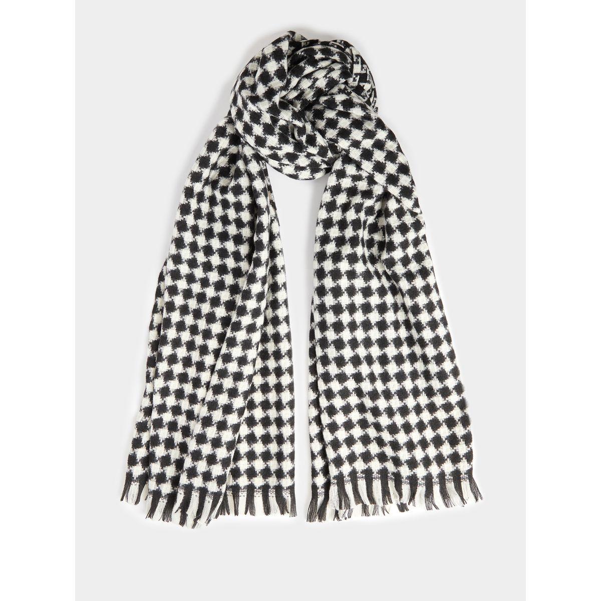 وشاح رأس مطبع بمربعات-women-winterwear-scarves-image-3
