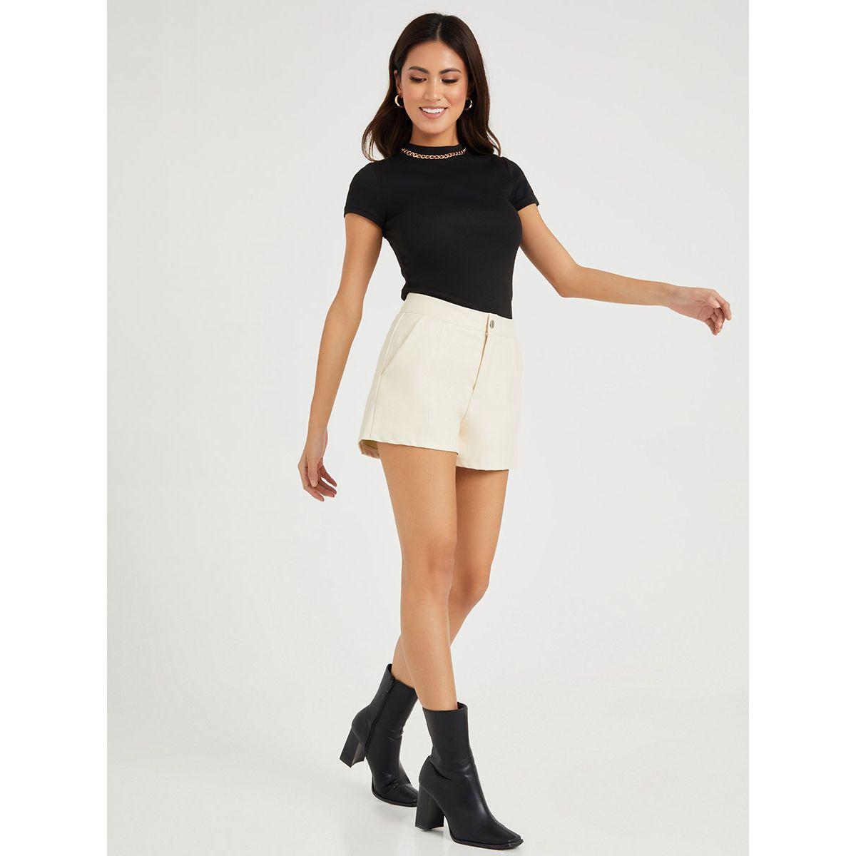 شورت ساده قصير بجيوب-women-clothing-bottoms-shorts-image-2