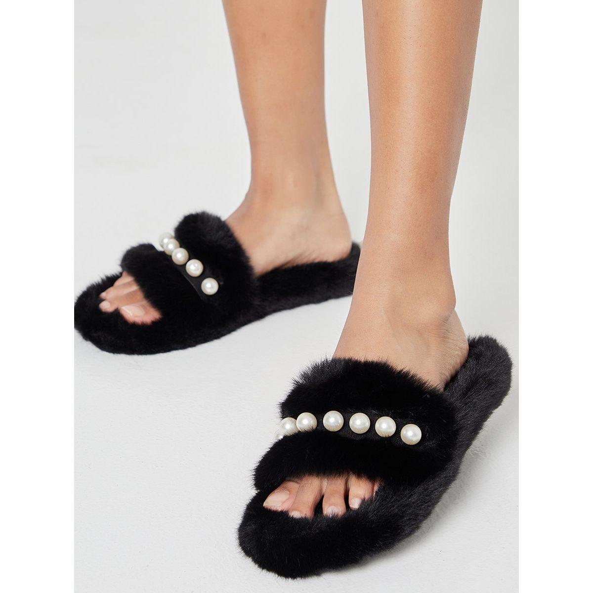 شبشب بفرو اصطناعي مزين بلؤلؤ من ستايلي-women-shoes-bedroomslippers-image-2