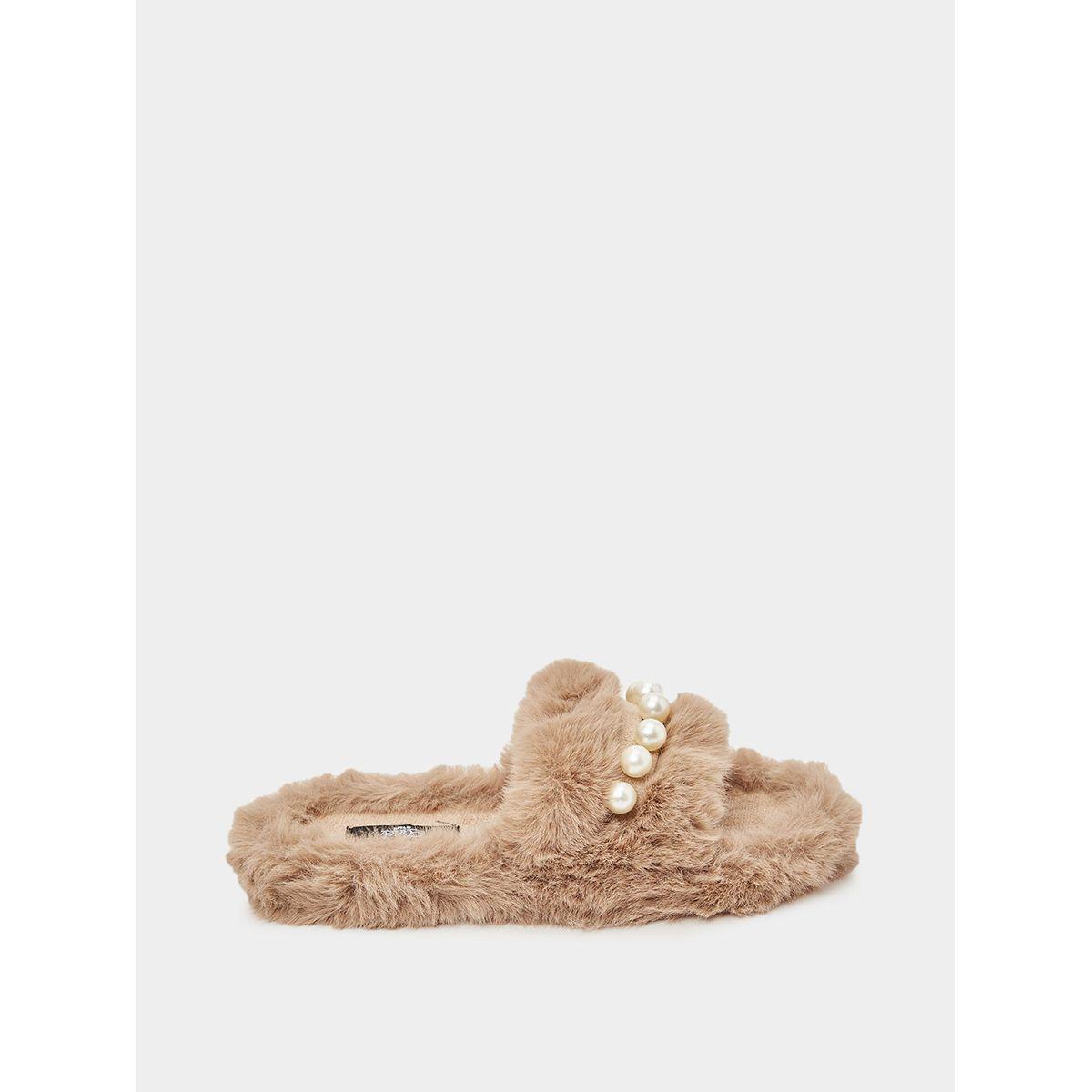 شبشب مزين بفرو اصطناعي و سلسلة من ستايلي-women-shoes-bedroomslippers-image-3