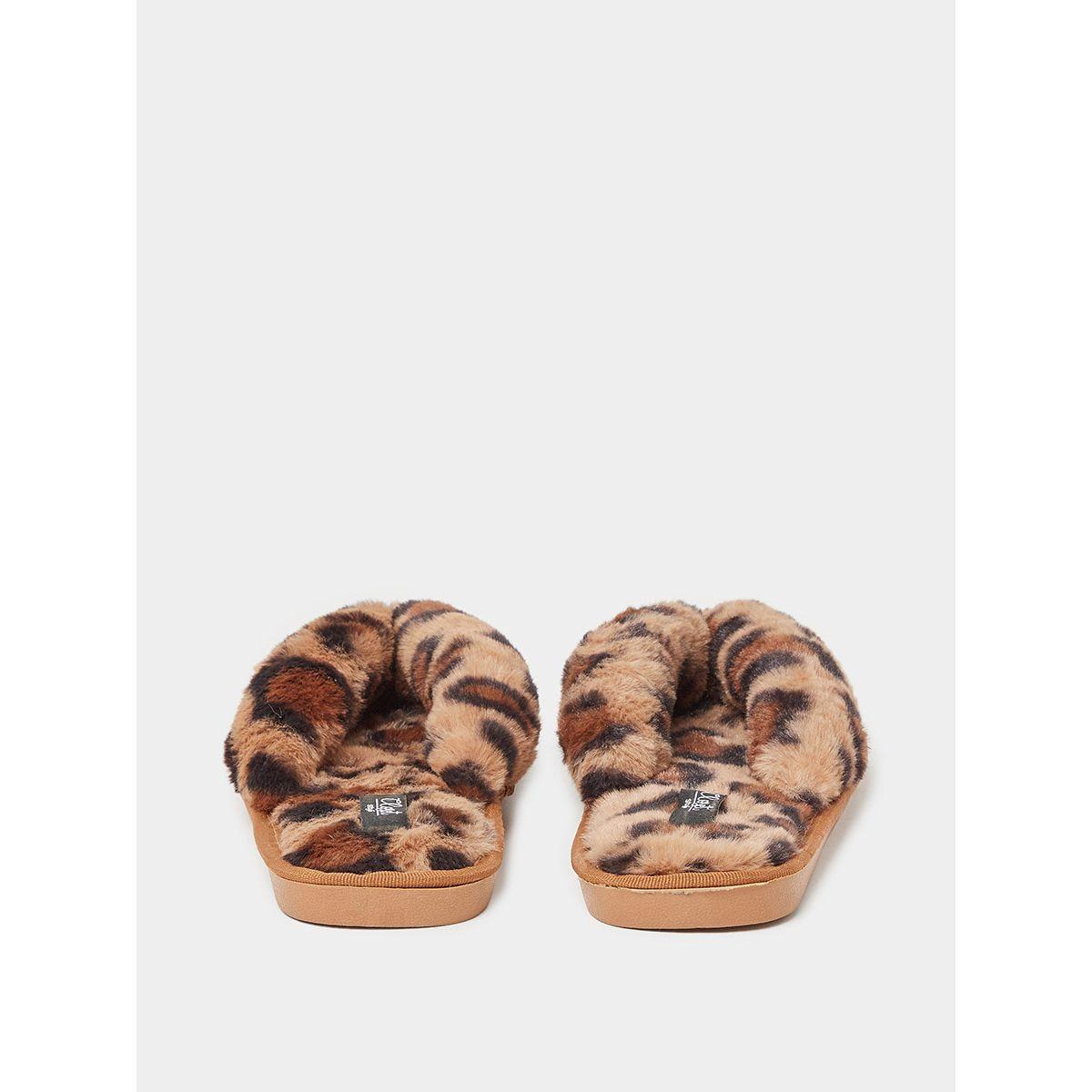 Styli Leopard Print Faux Fur Thong Bedroom Slippers-women-shoes-bedroomslippers-image-5