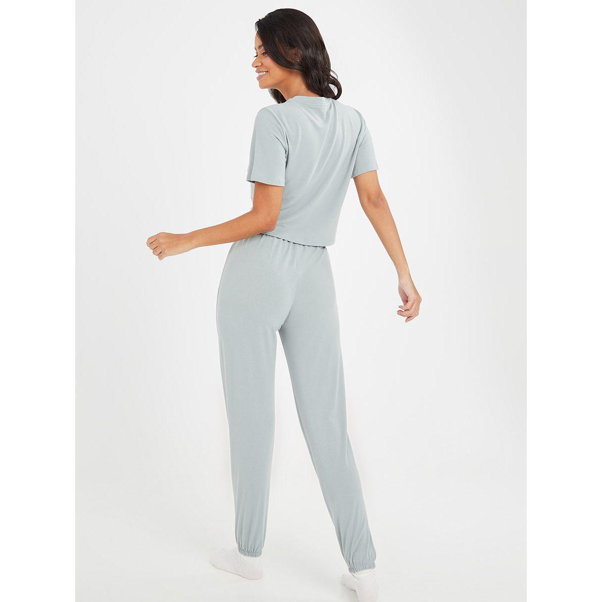 طقم من ( تيشيرت + بنطال جوغر )-women-clothing-nightwear-pyjamas-longsets-image-4