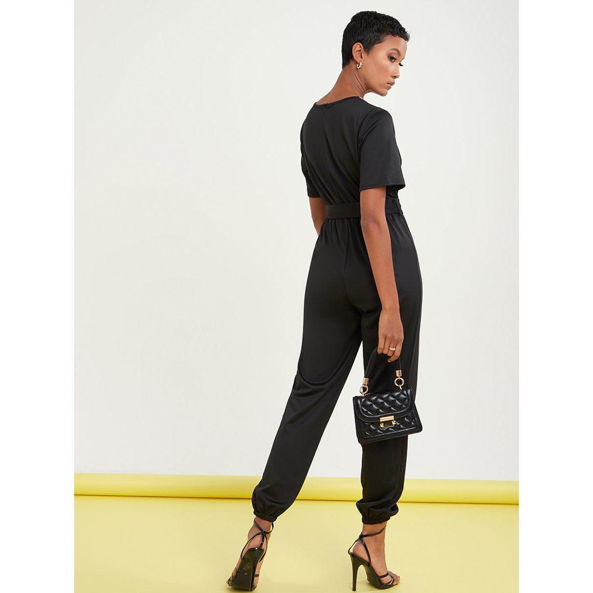 جمبسوت باكمام قصيرة ورباط خصر من ستايلي-women-clothing-jumpsuits-image-4