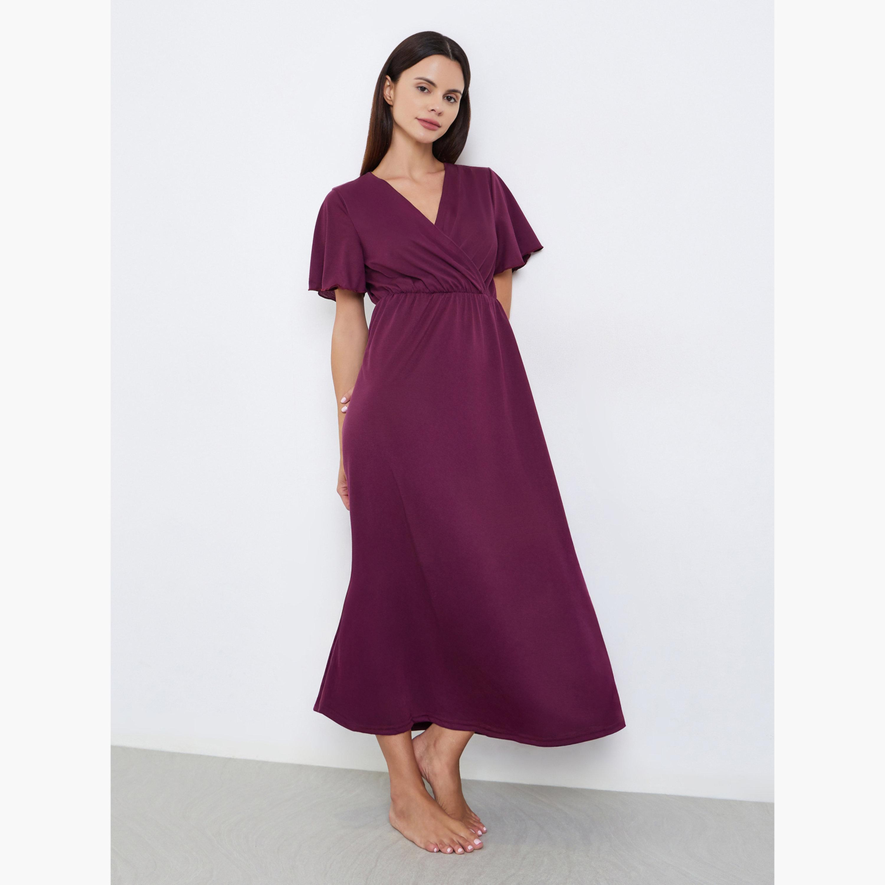 قميص نوم سادة بنمط لف وأكمام قصيرة-women-clothing-nightwear-nighties-image-1