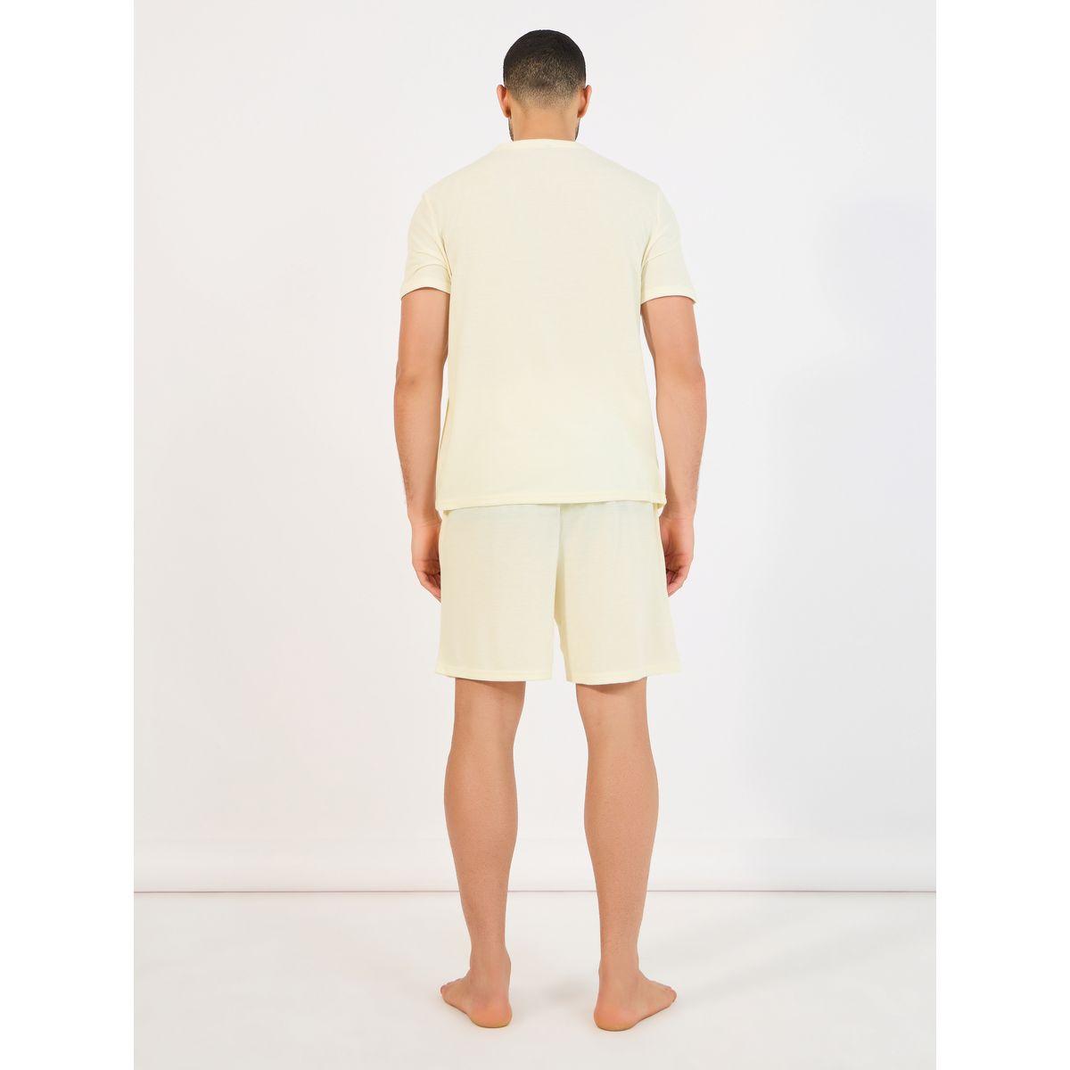 مجموعة من شورت وتيشيرت محبوك بتفاصيل محزوزة-men-clothing-nightwear-sets-image-5