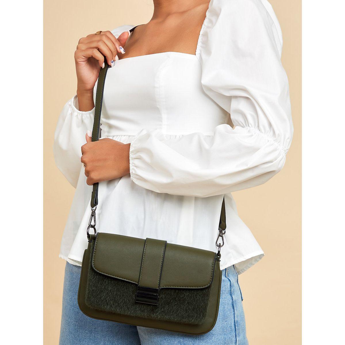 شنطة بحمالة كتف مزينة بفرو من ستايلي-women-bagsandwallets-handbags-image-2
