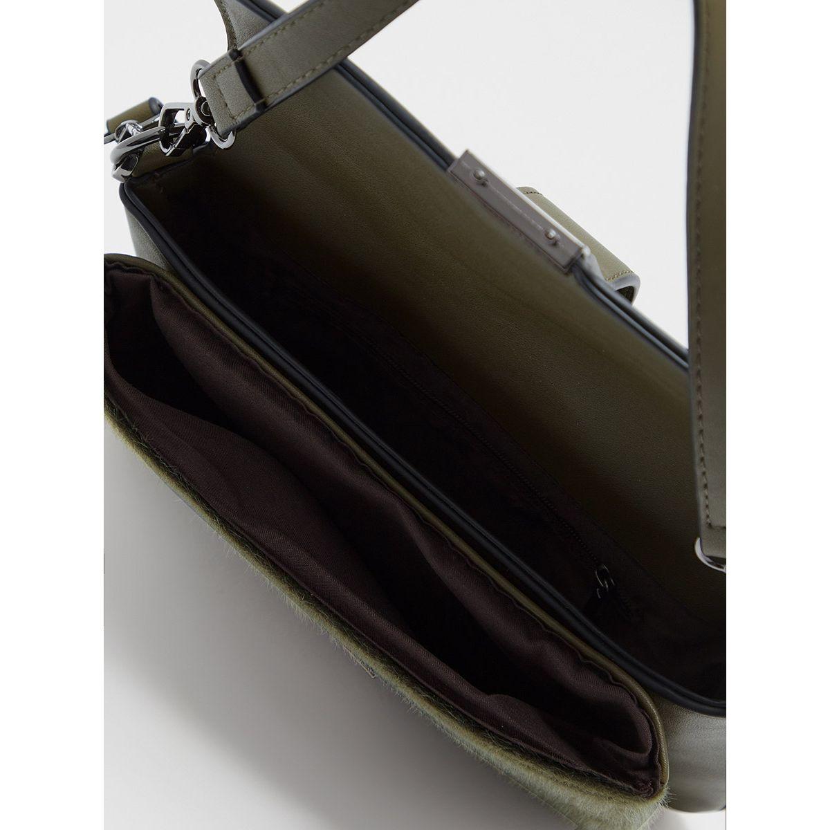 شنطة بحمالة كتف مزينة بفرو من ستايلي-women-bagsandwallets-handbags-image-3