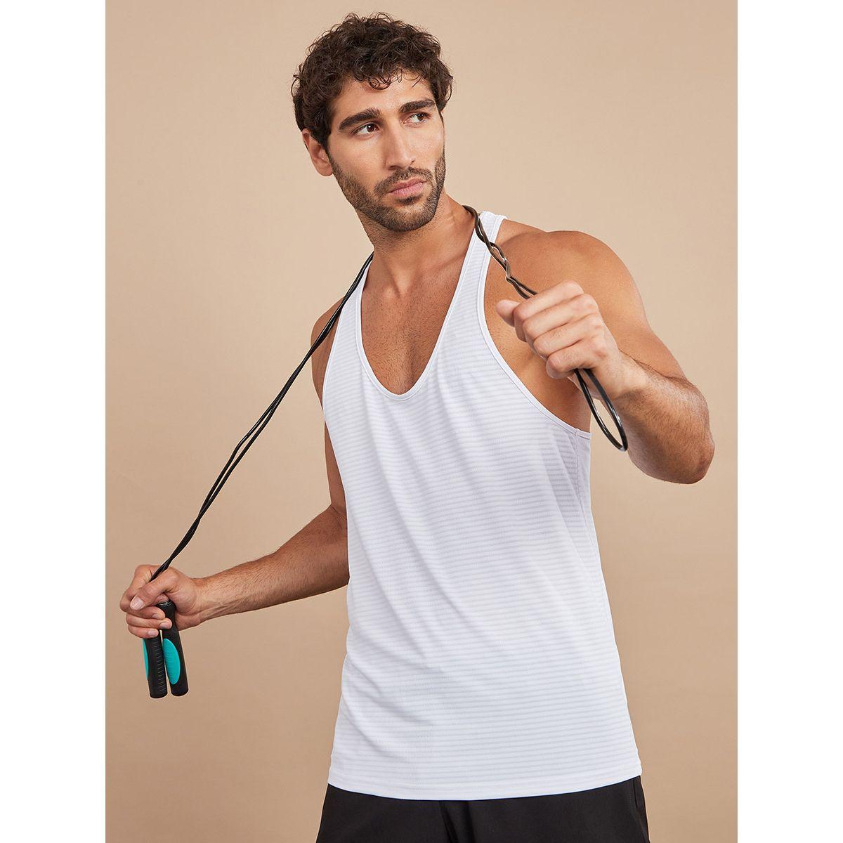 تيشيرت كت بتفاصيل بارزة الملمس من ريد تايب-men-clothing-sportswearandactivewear-tshirtsandpolos-image-1