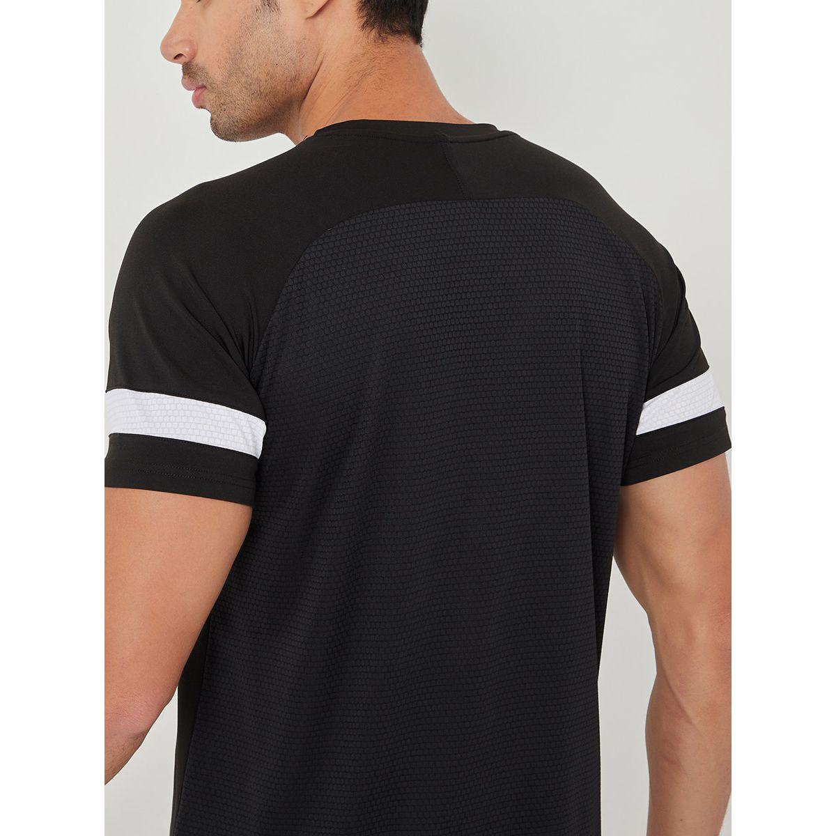 Styli Textured Back Panel Regular Fit Running T-shirt with Contrast Sleeve Detail-men-clothing-sportswearandactivewear-tshirtsandpolos-image-7