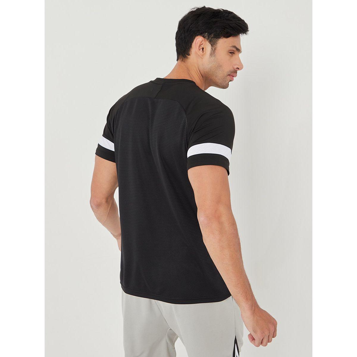 Styli Textured Back Panel Regular Fit Running T-shirt with Contrast Sleeve Detail-men-clothing-sportswearandactivewear-tshirtsandpolos-image-9
