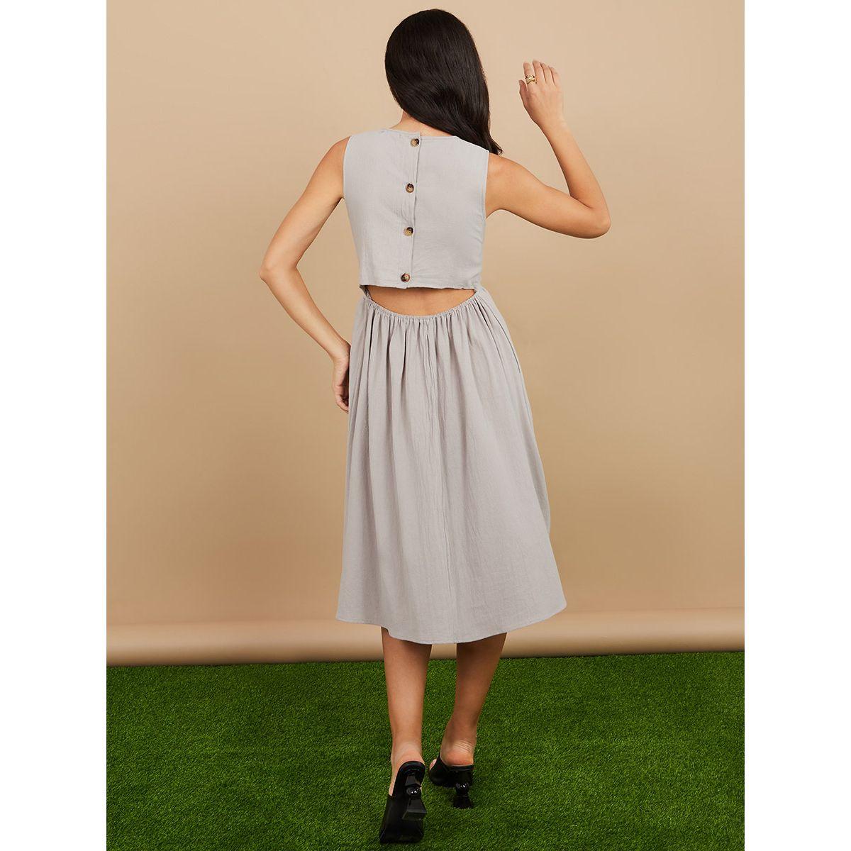 Styli Sleeveless Back Cut-Out Detail Cotton Midi Dress-women-clothing-dresses-image-4