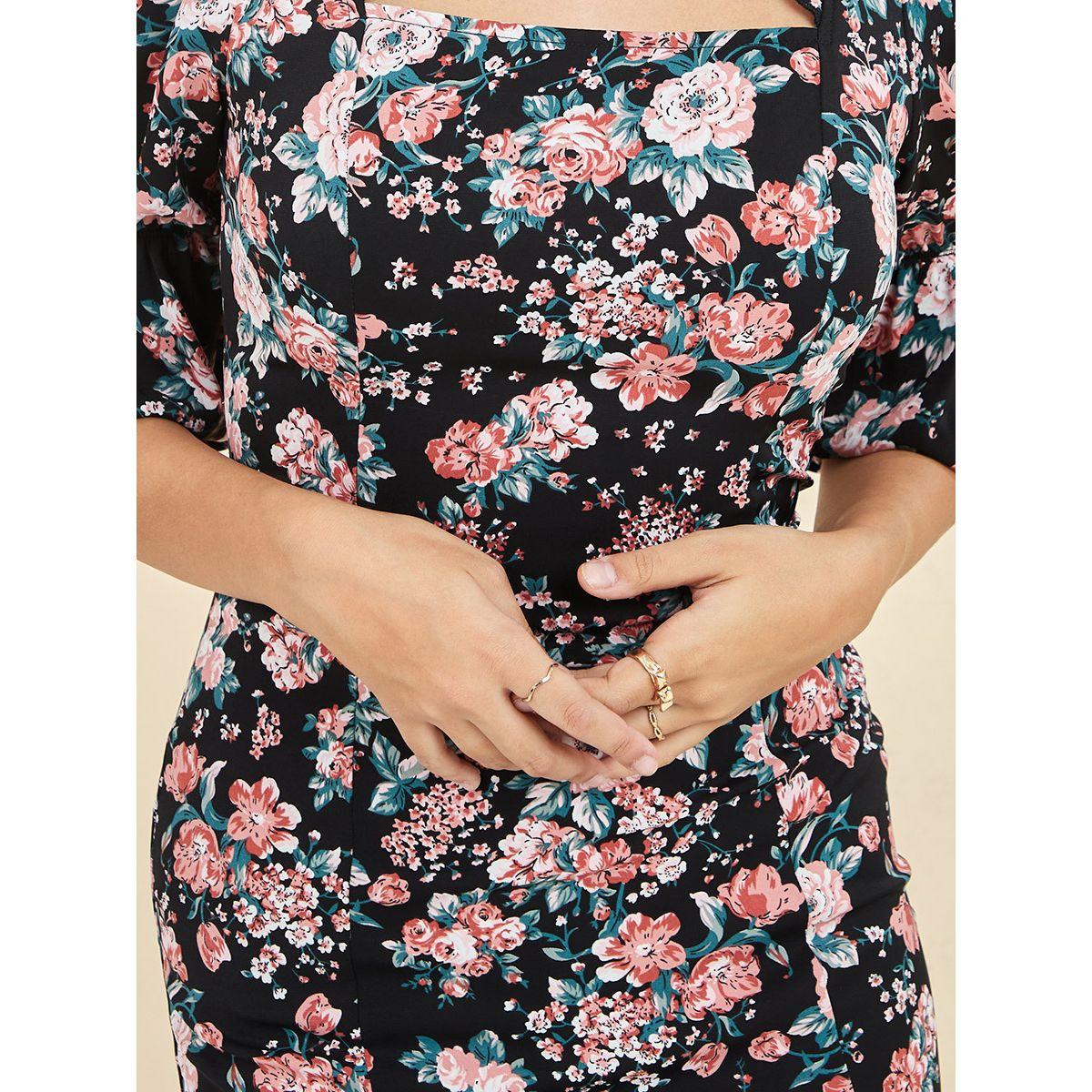 Styli 3/4 Sleeves Floral Print Square Neck Bodycon Midi Dress-women-clothing-dresses-image-4
