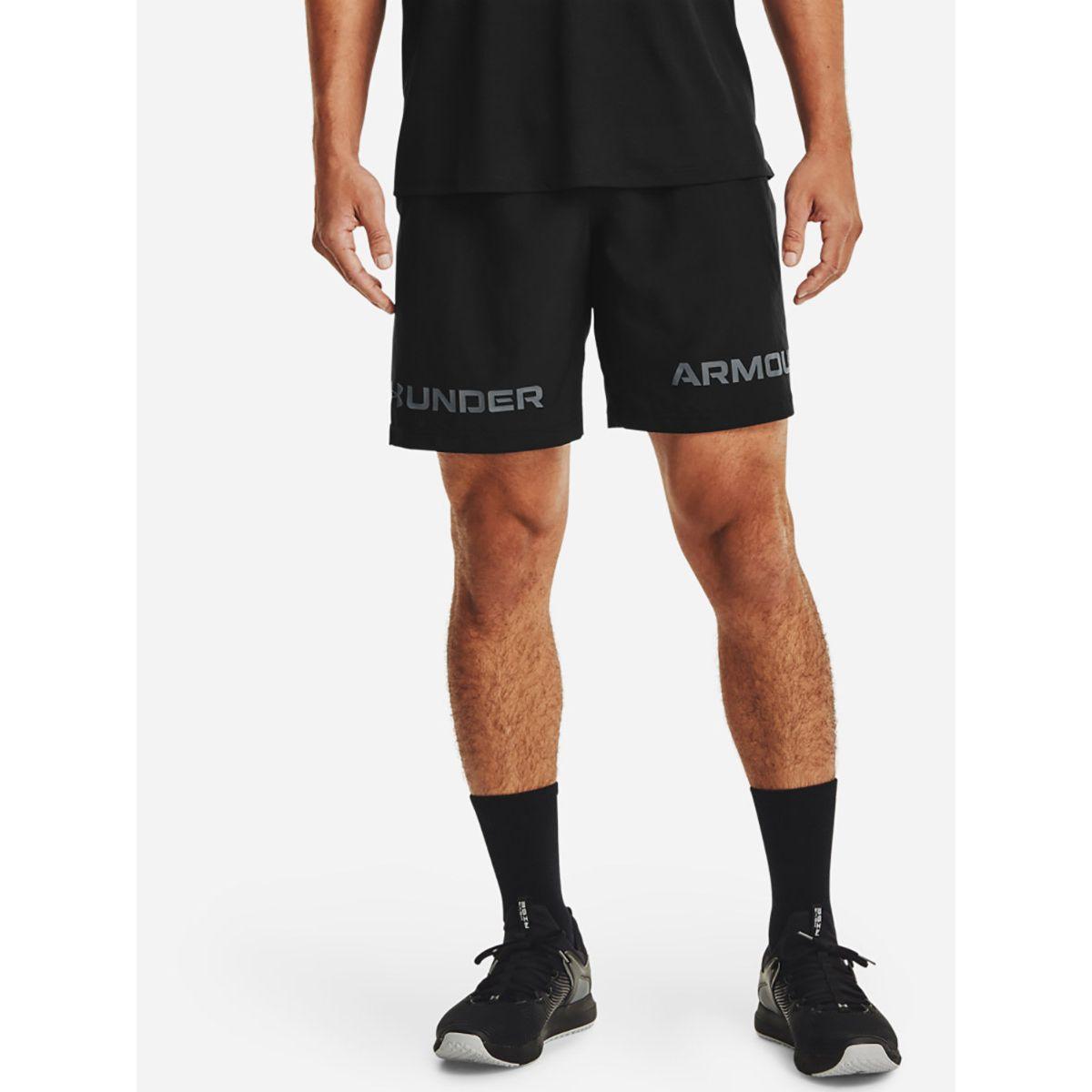 شورت رياضي مطبع بشعار الماركة-men-clothing-sportswearandactivewear-bottoms-image-1